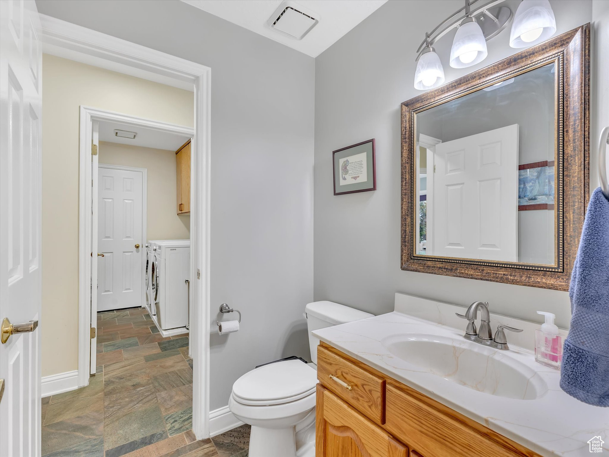 2717 E MORAINE CIR