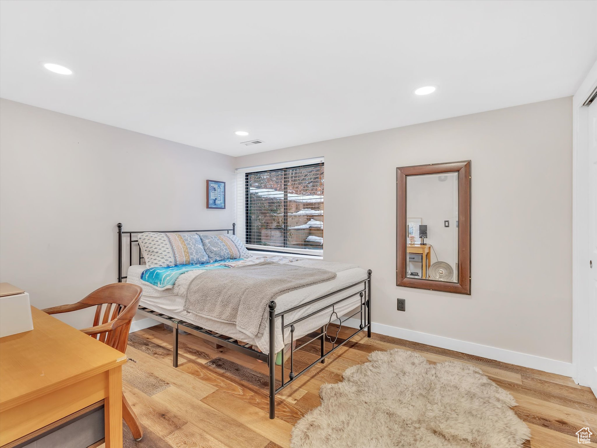 2717 E MORAINE CIR