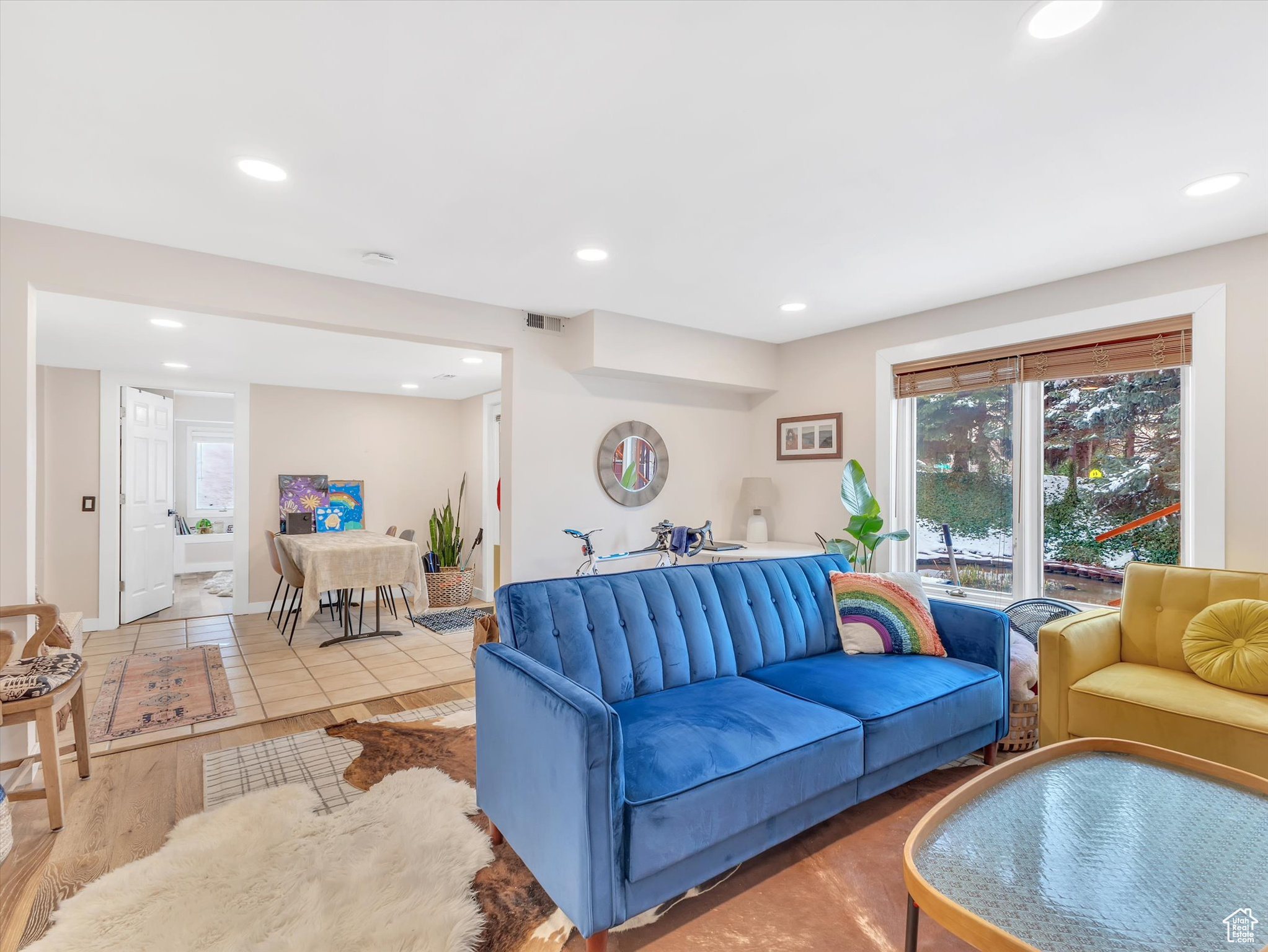 2717 E MORAINE CIR