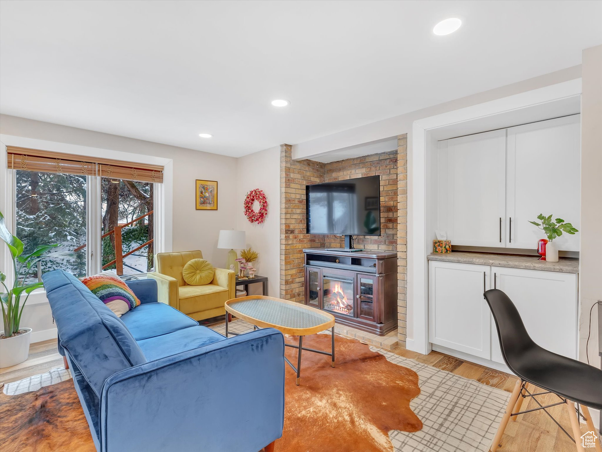 2717 E MORAINE CIR