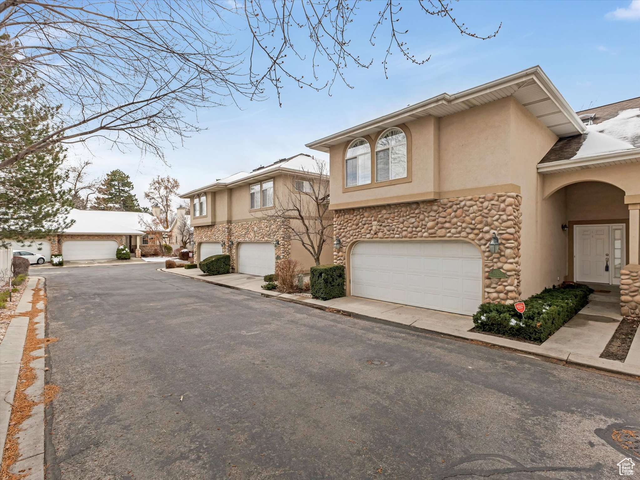 7814 S DOUGLAS FIR CV