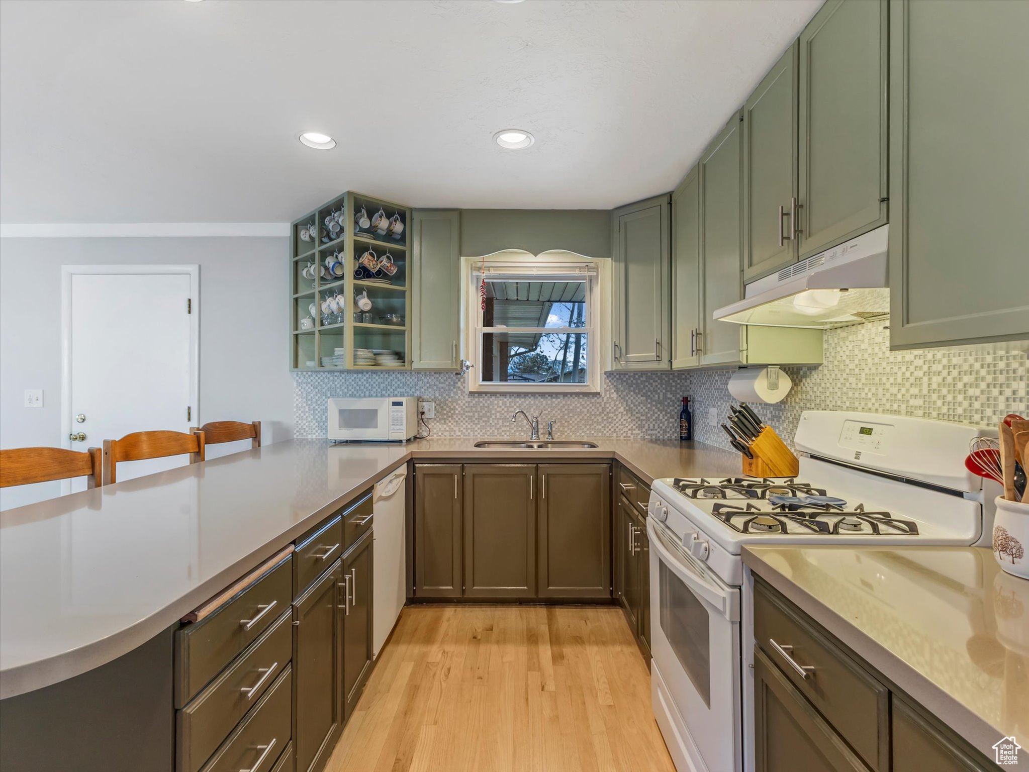3803 S ARNETT CIR