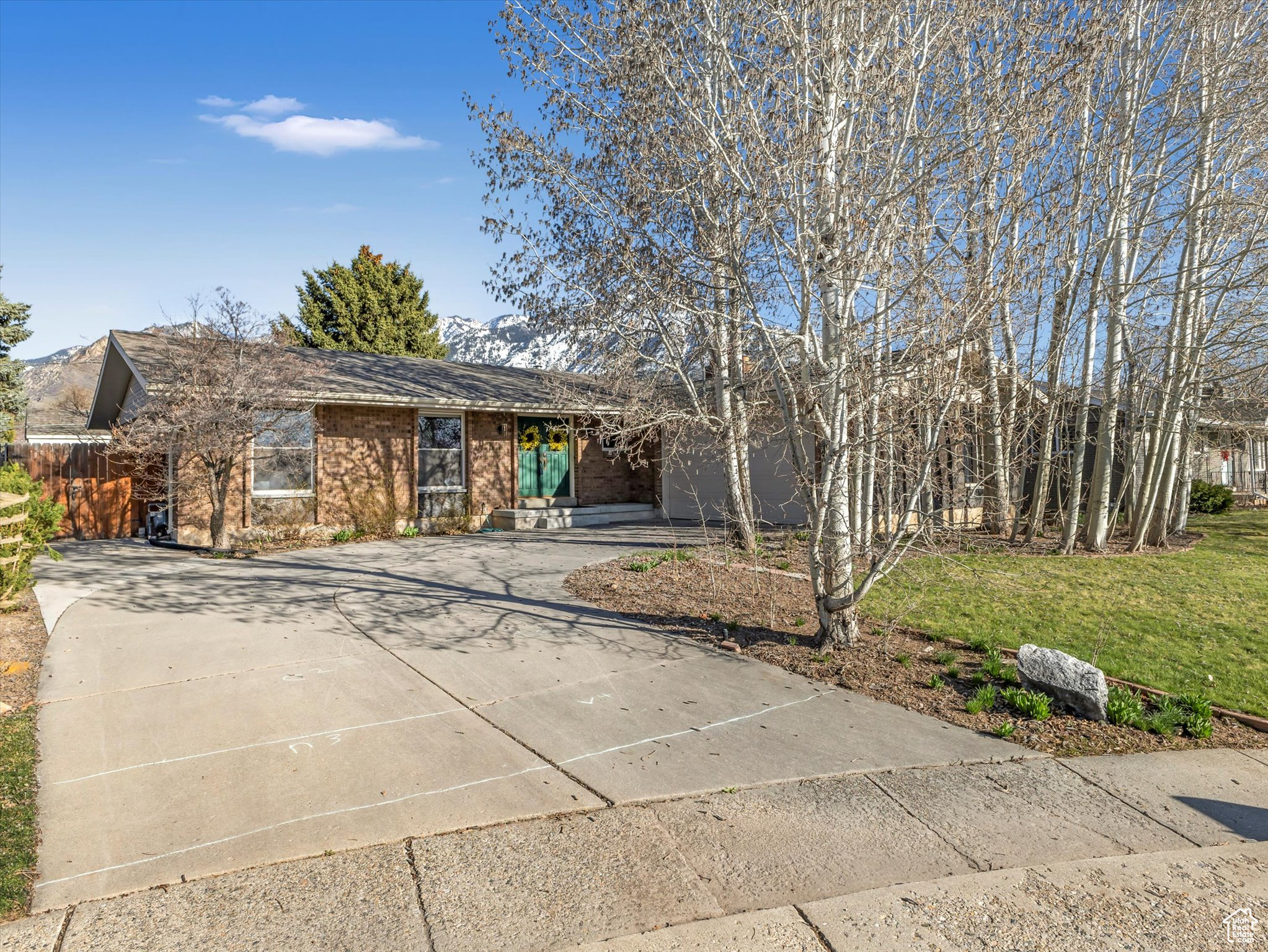 3803 S ARNETT CIR