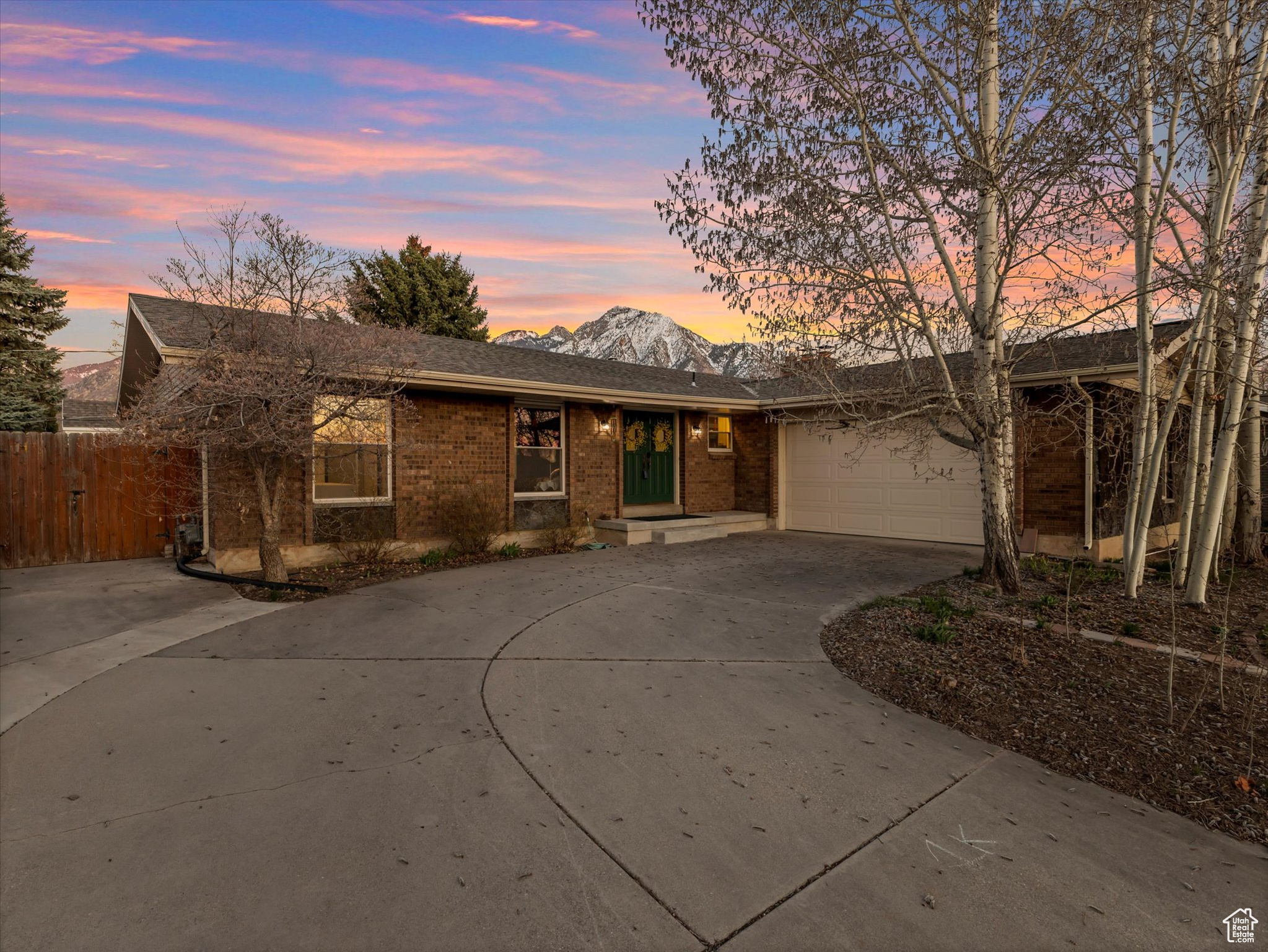 3803 S ARNETT CIR