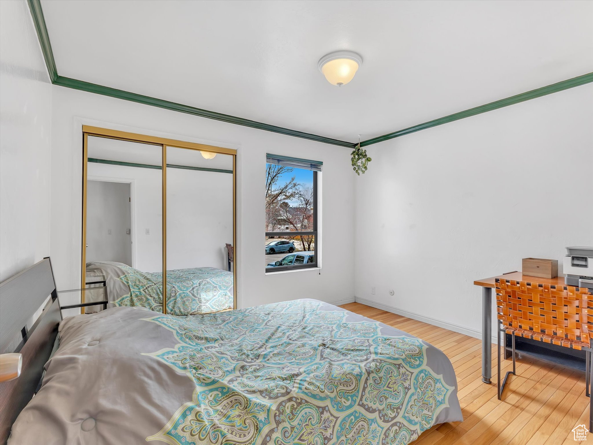 961 E HYLAND LAKE