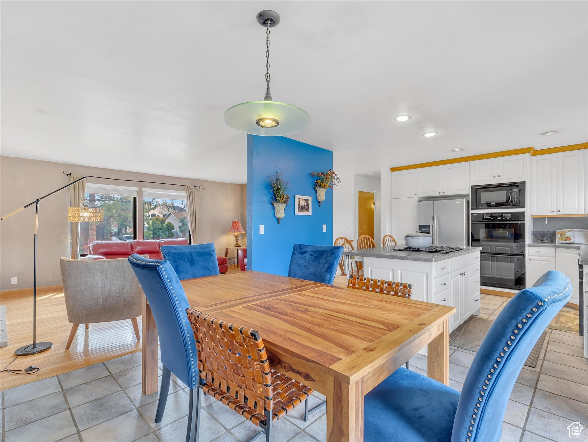 961 E HYLAND LAKE