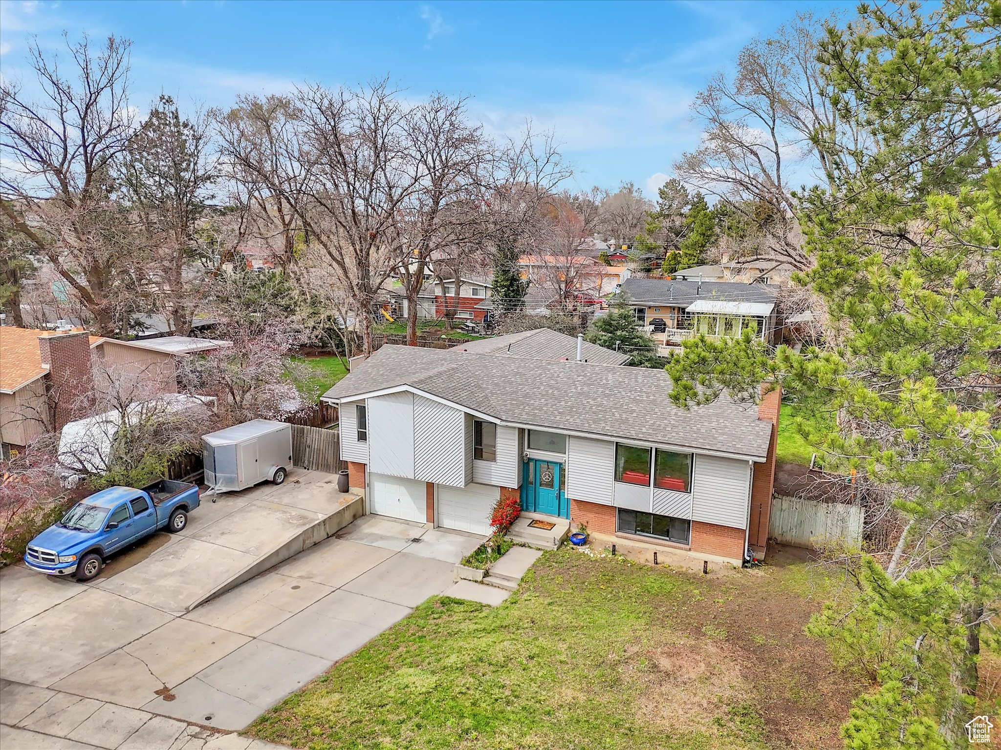 961 E HYLAND LAKE