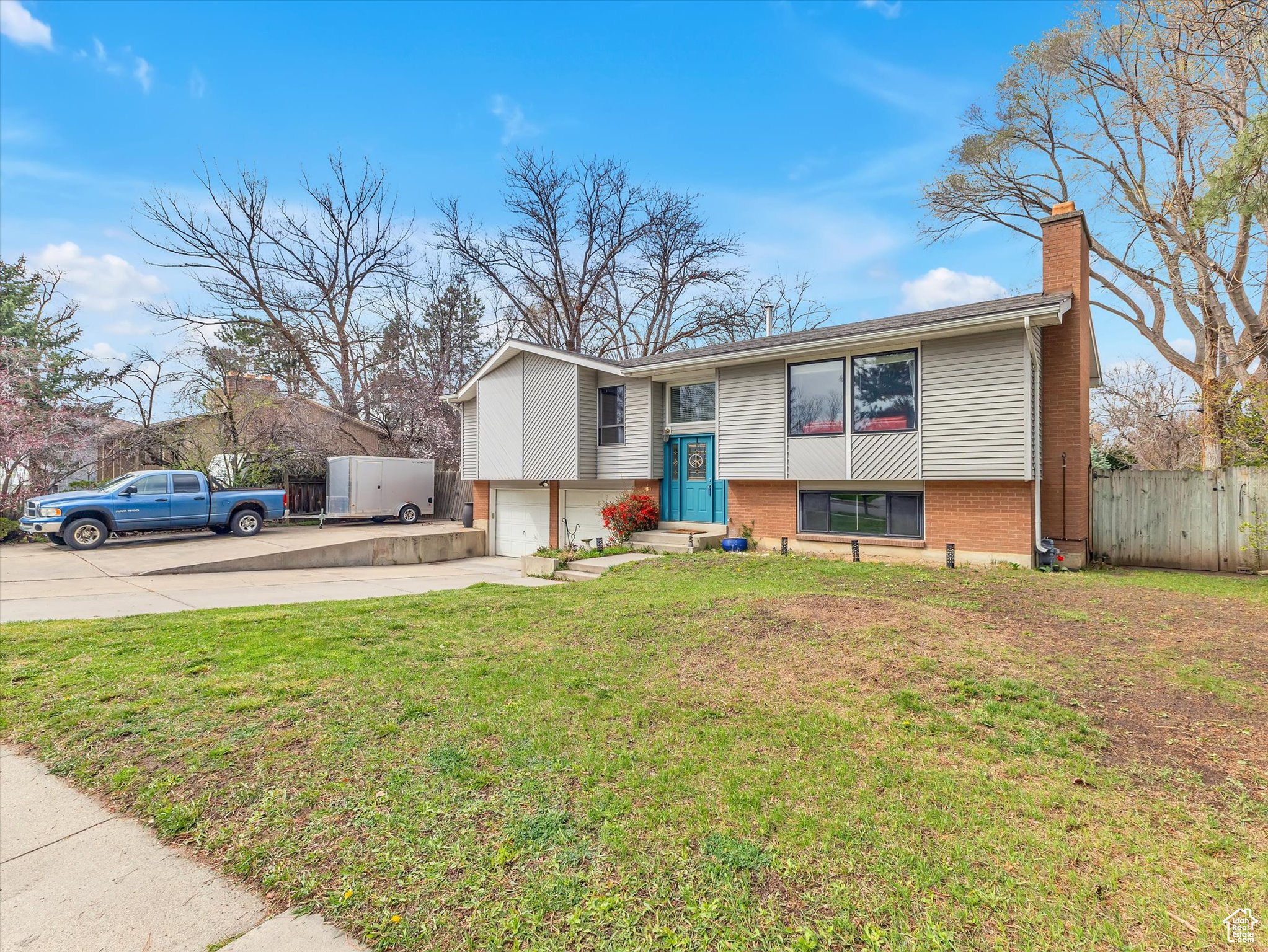 961 E HYLAND LAKE