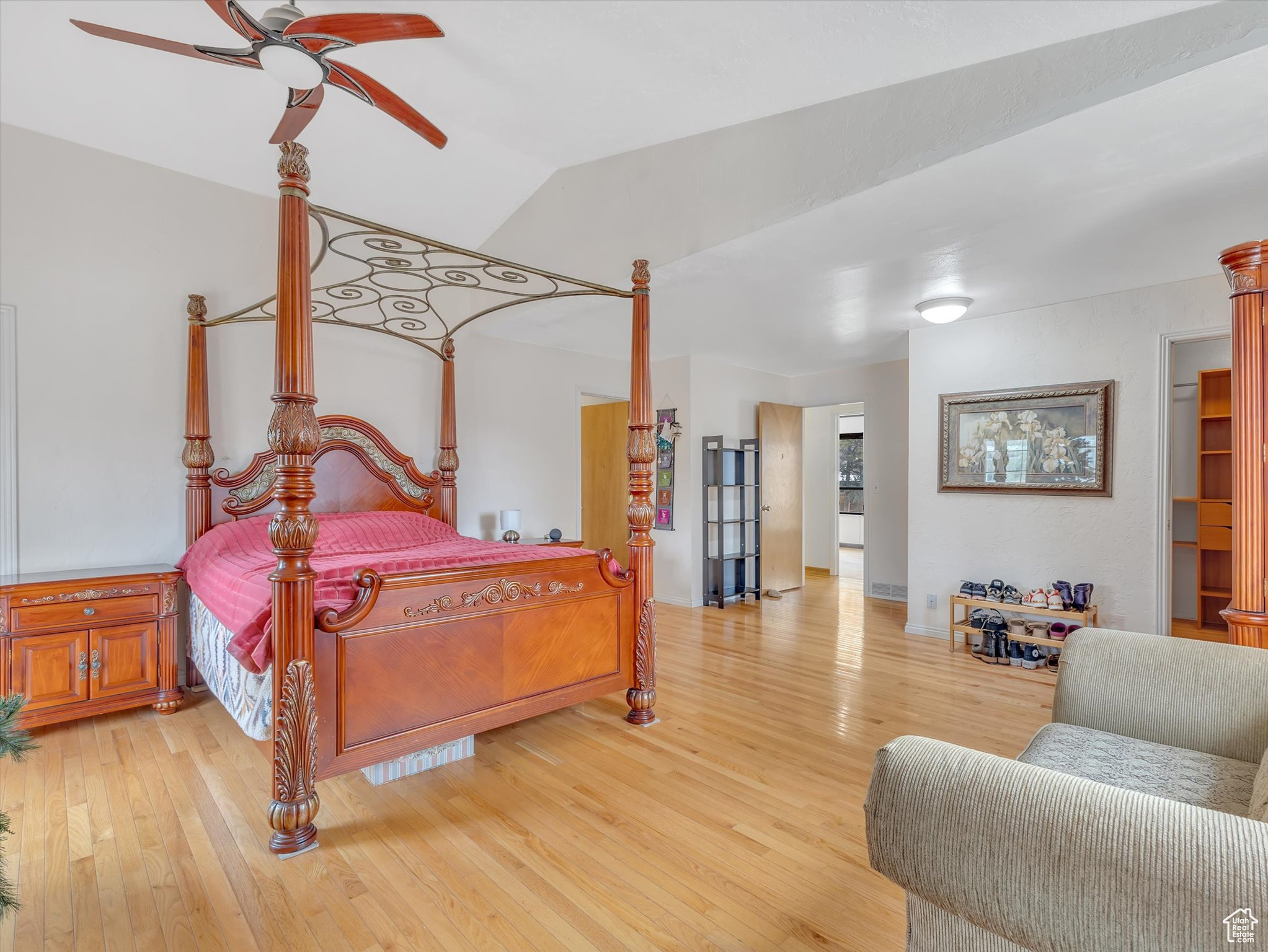961 E HYLAND LAKE