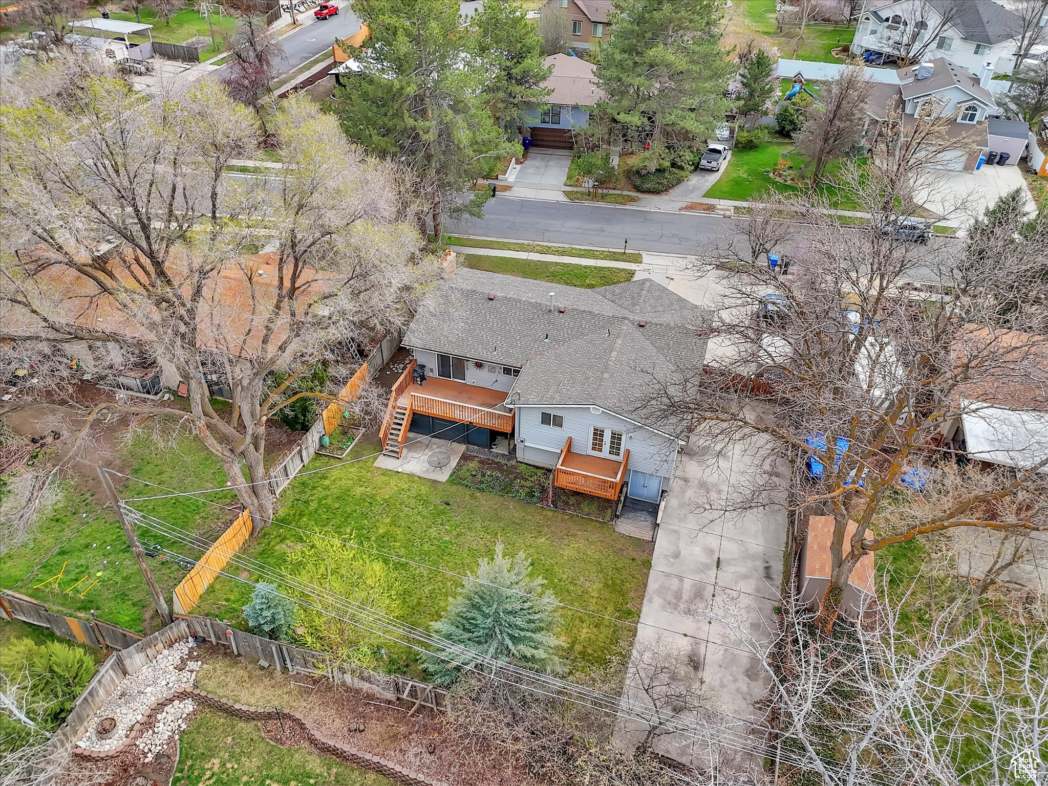 961 E HYLAND LAKE