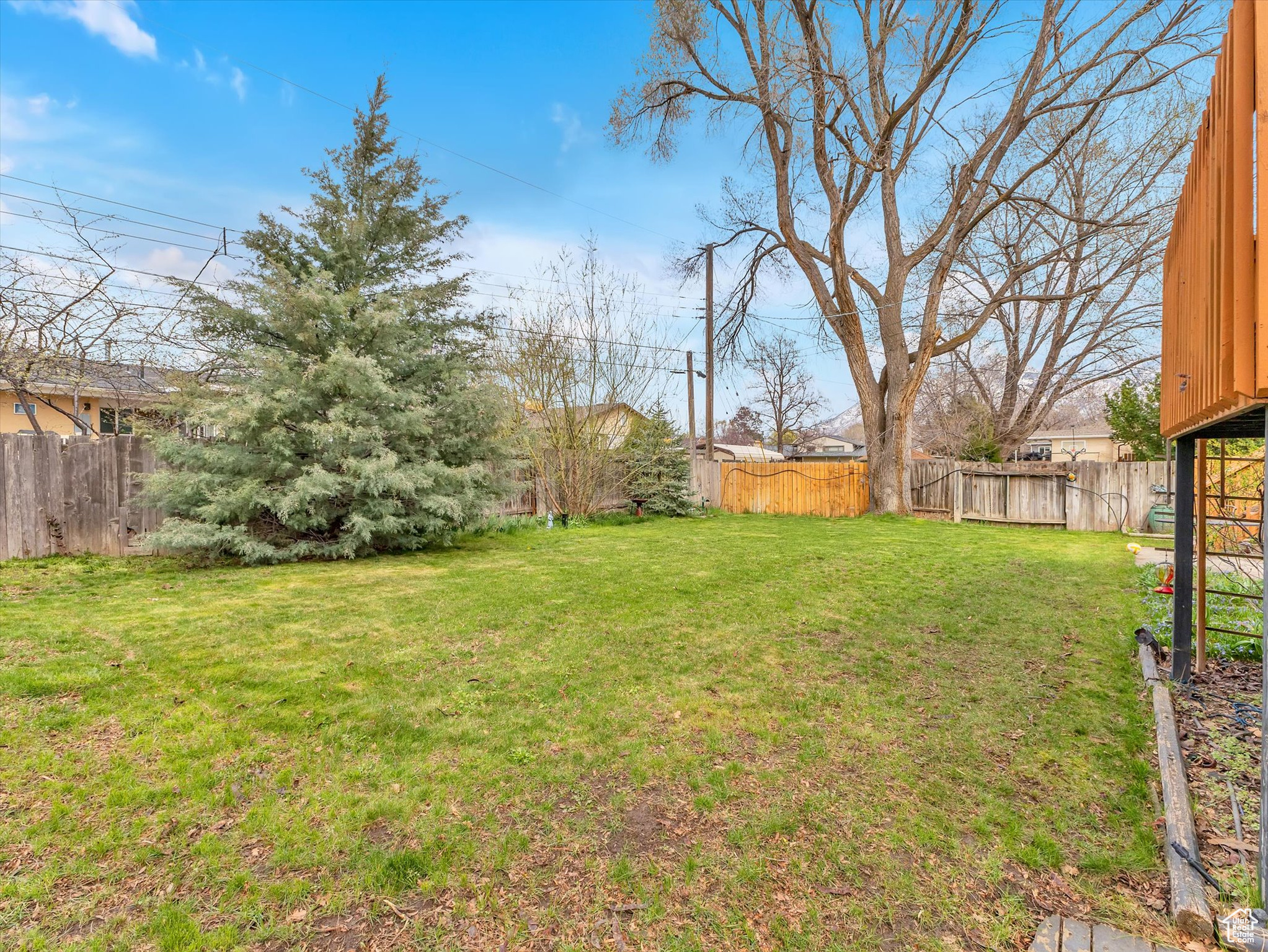 961 E HYLAND LAKE