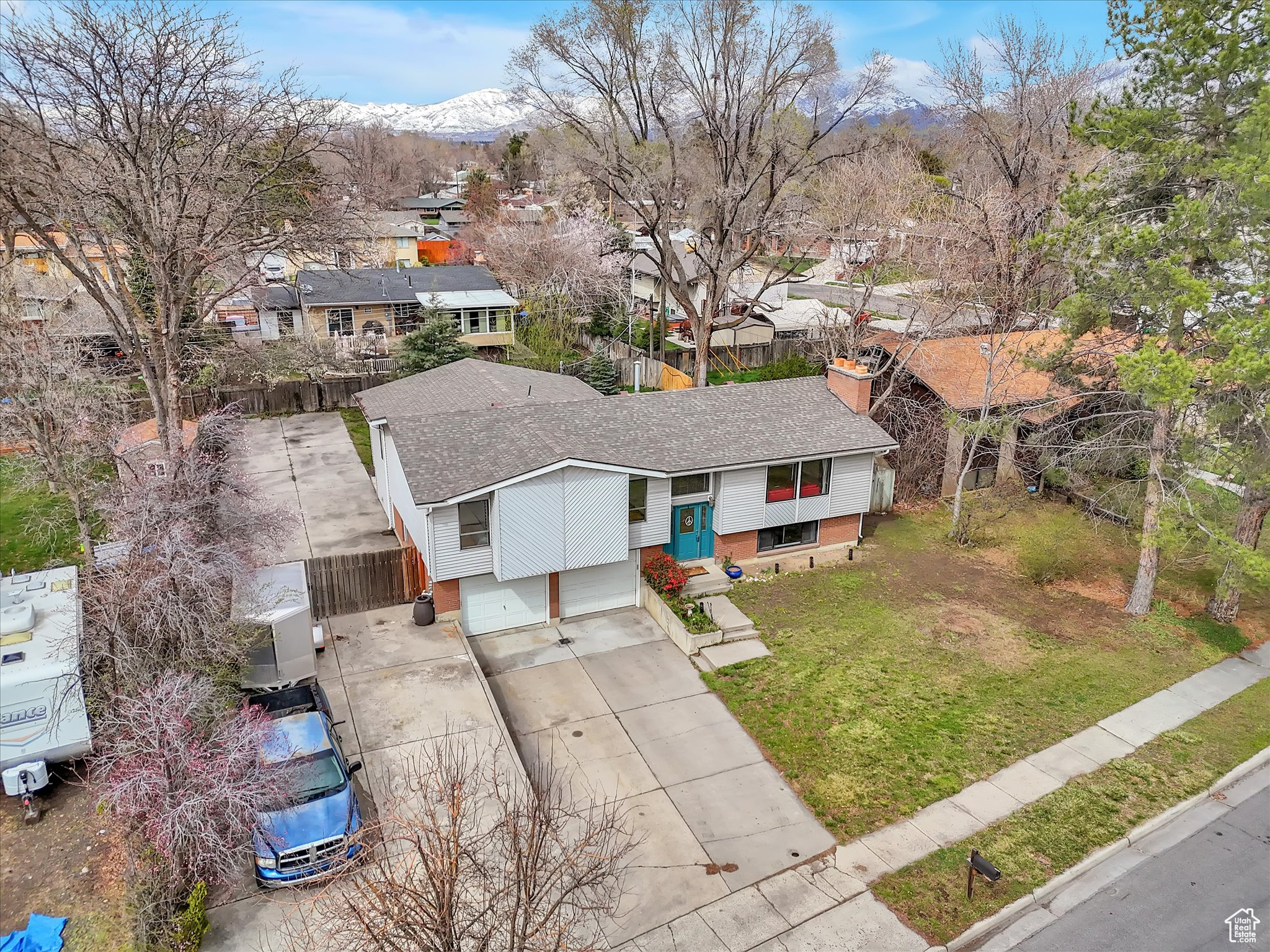 961 E HYLAND LAKE