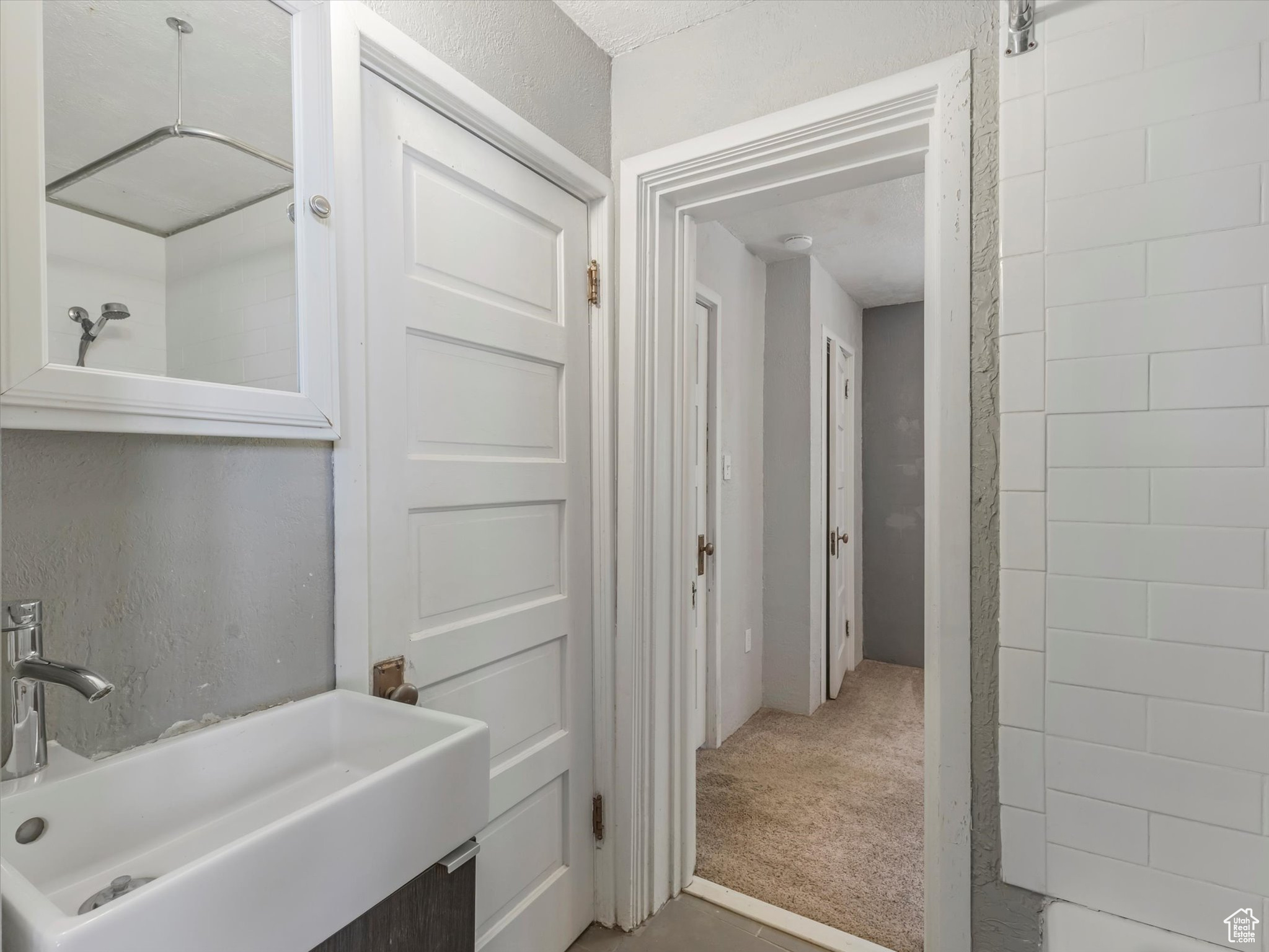 530 E HAWTHORNE AVE