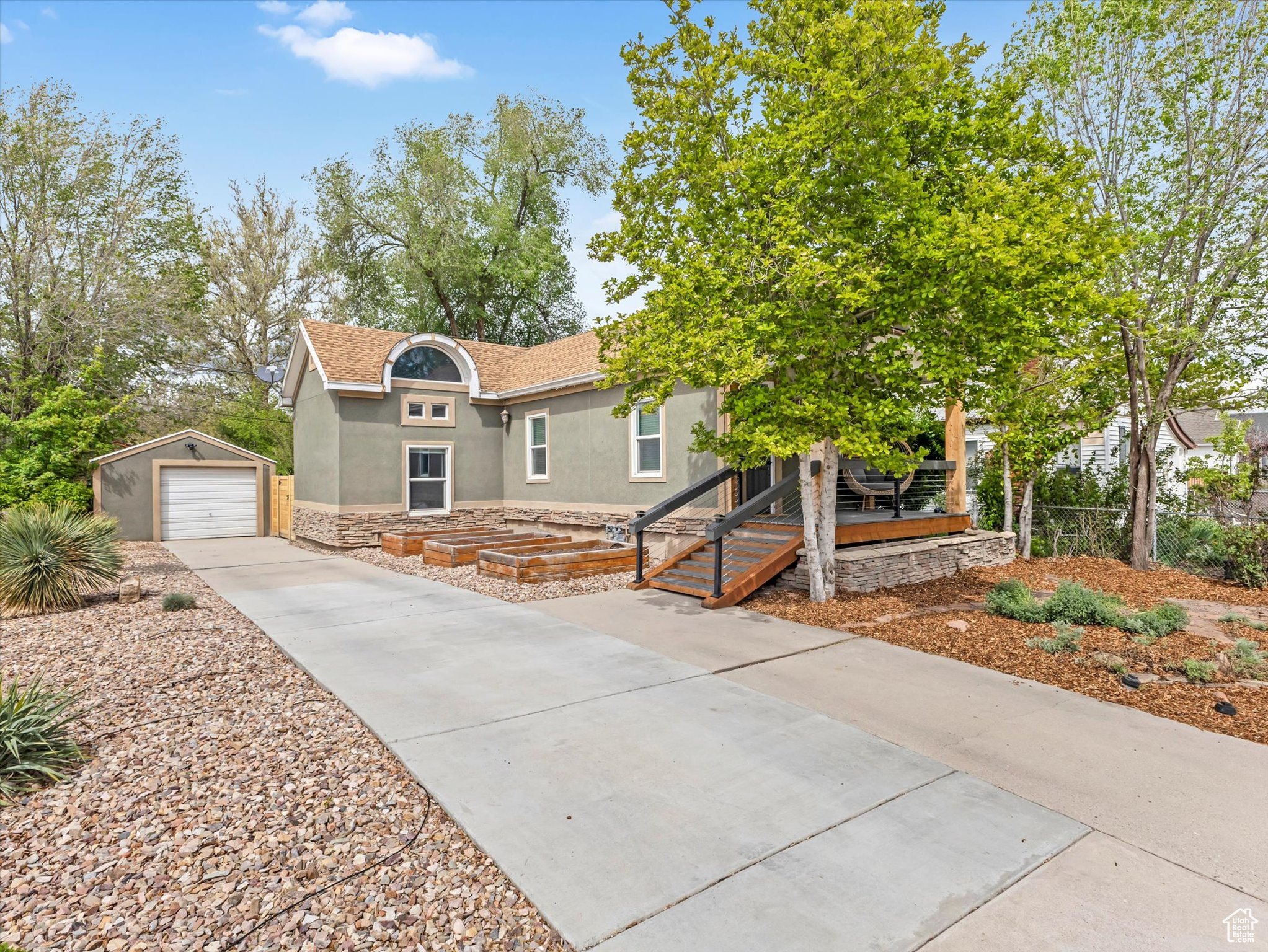 321 E HAMPTON AVE