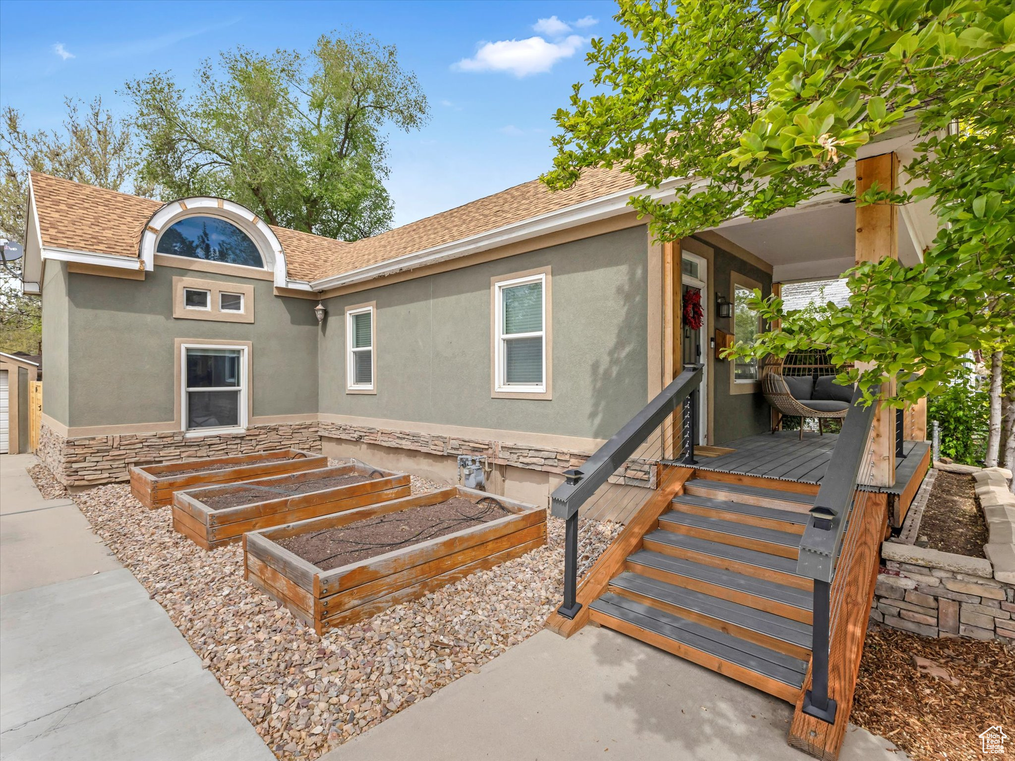 321 E HAMPTON AVE