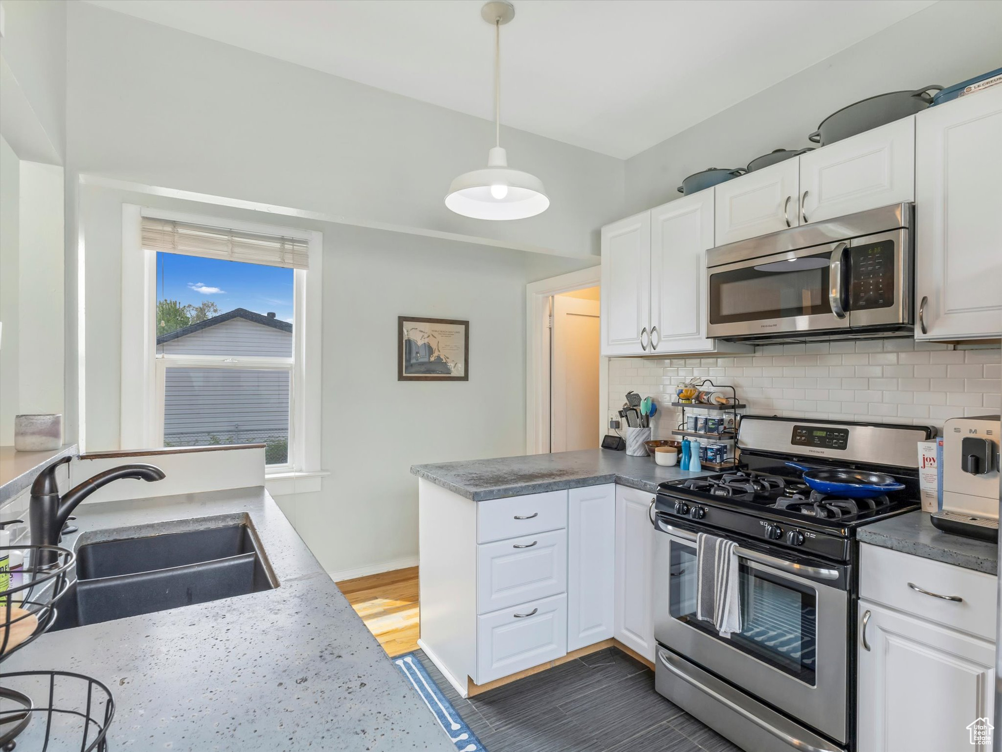 321 E HAMPTON AVE