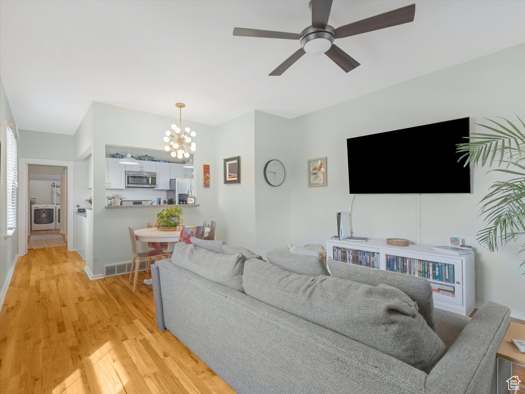 321 E HAMPTON AVE