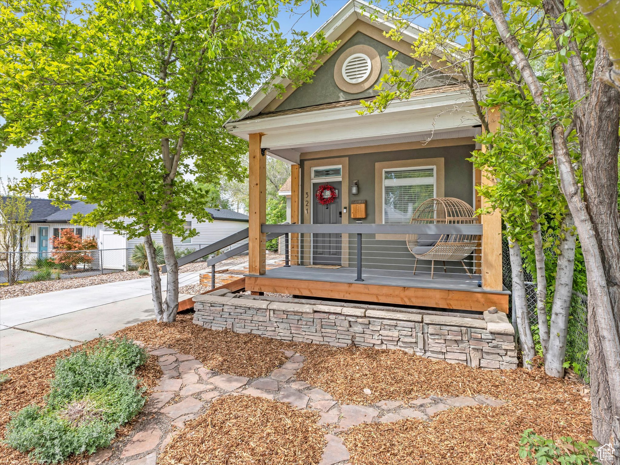 321 E HAMPTON AVE