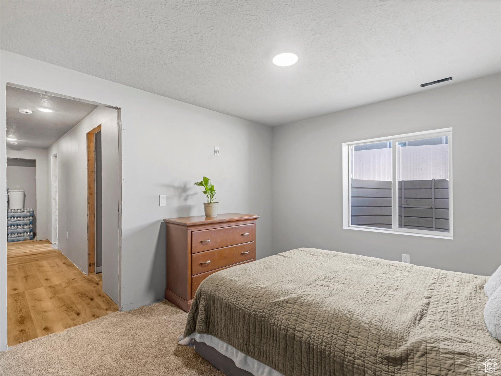 406 W TESLA CT