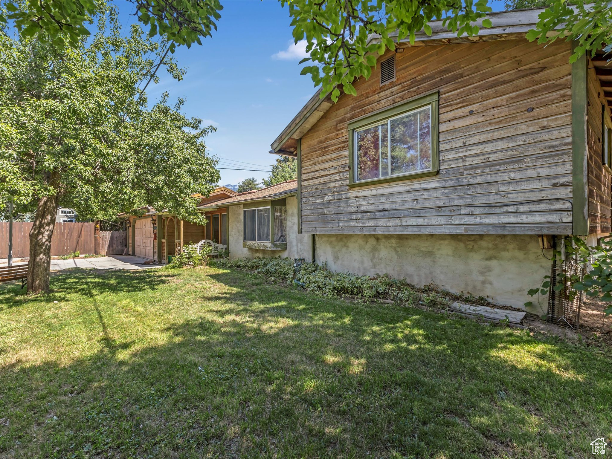 2184 E BENDAMERE CIR