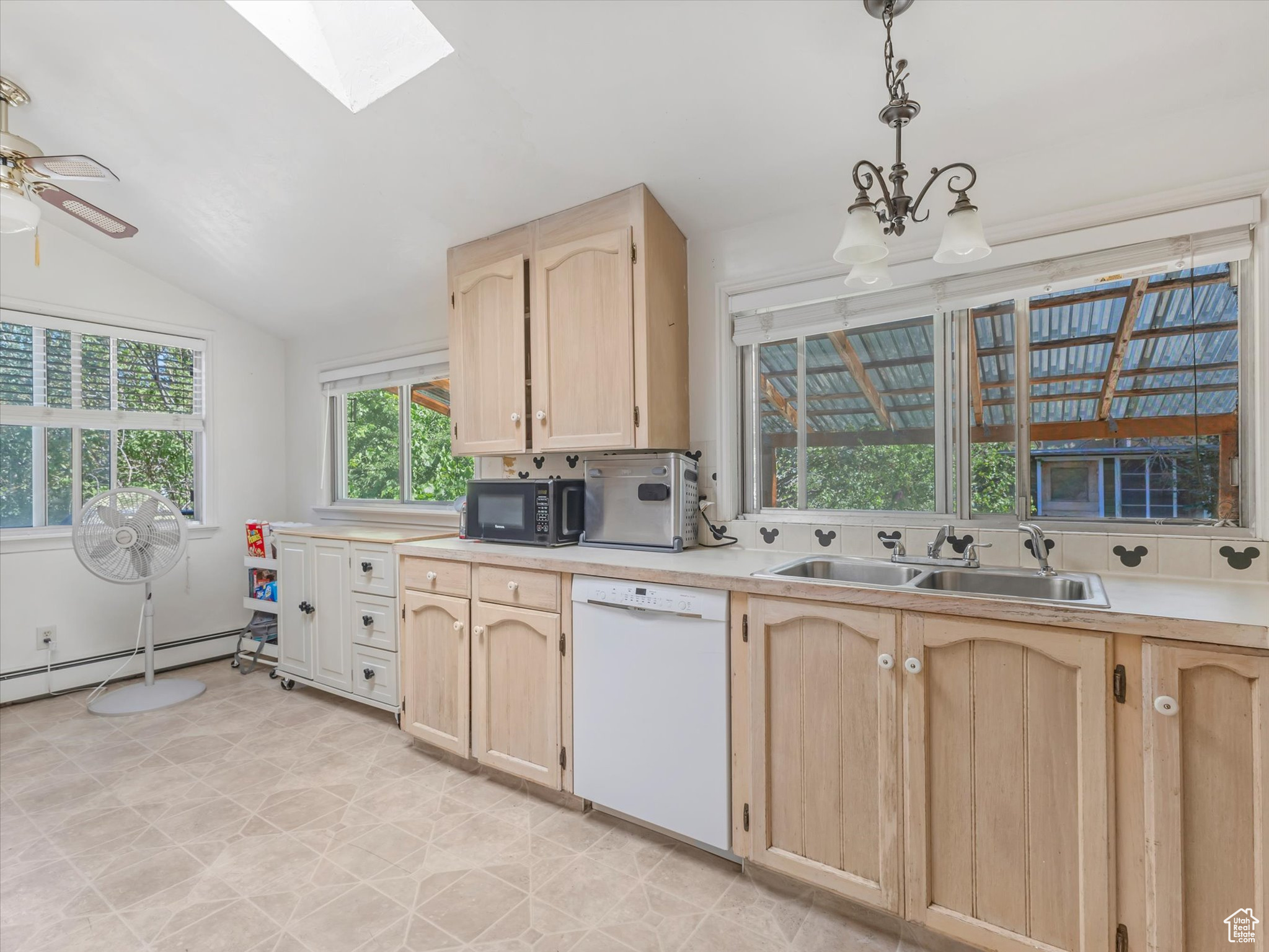 2184 E BENDAMERE CIR