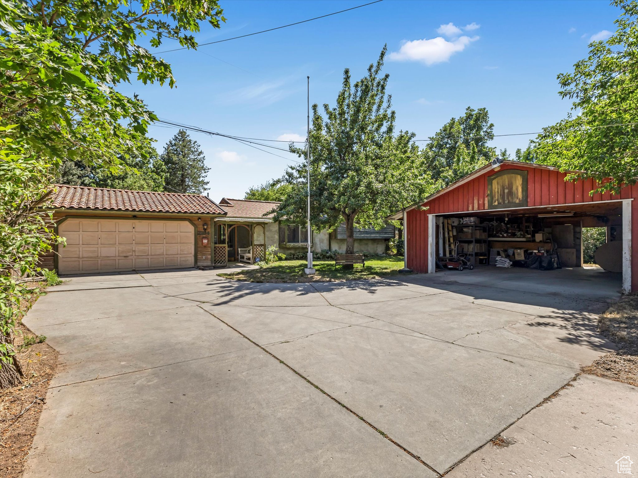 2184 E BENDAMERE CIR