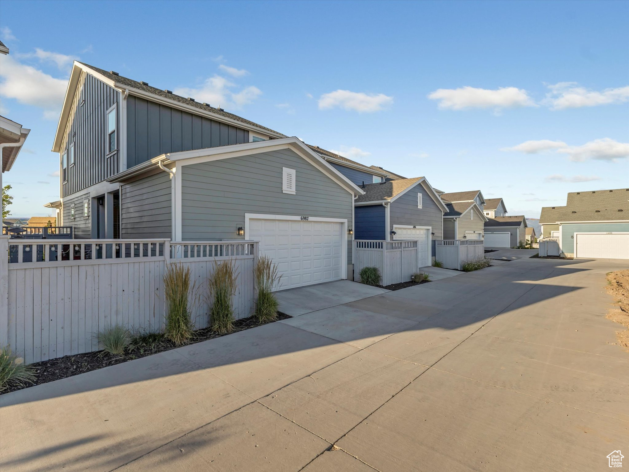 6987 W GLASS HILL DR