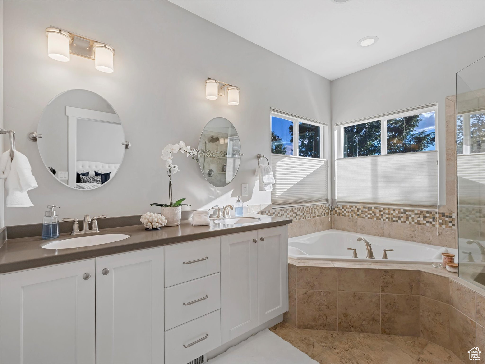 13270 S LAKEMONT DR