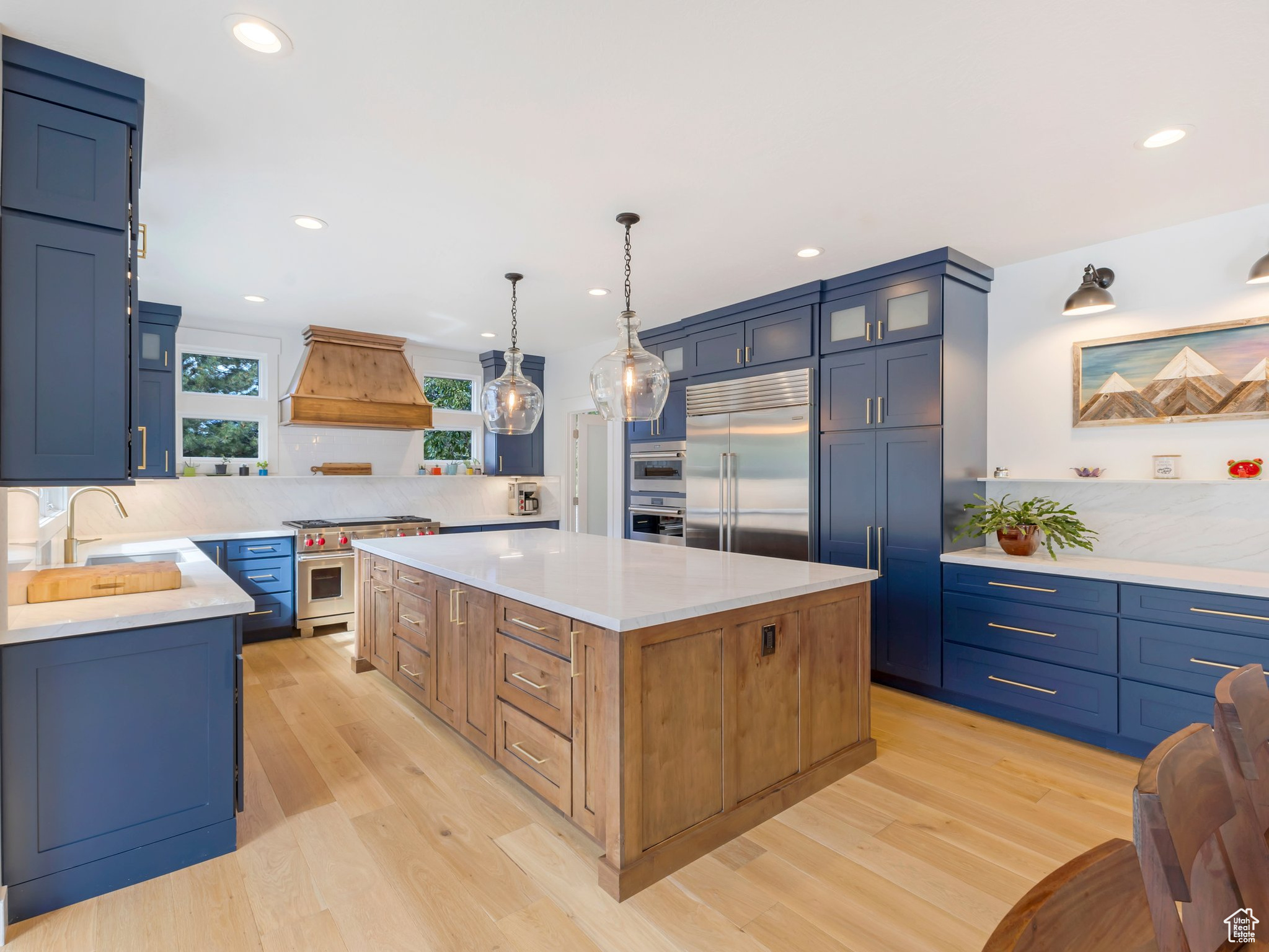 1 WANDERWOOD WAY