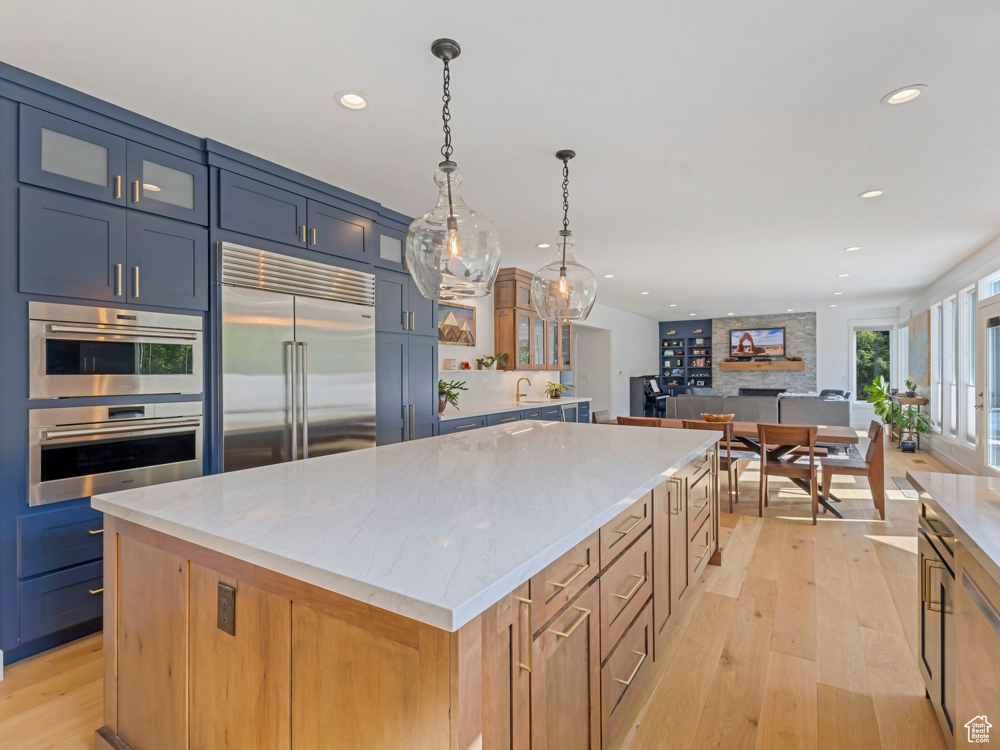 1 WANDERWOOD WAY