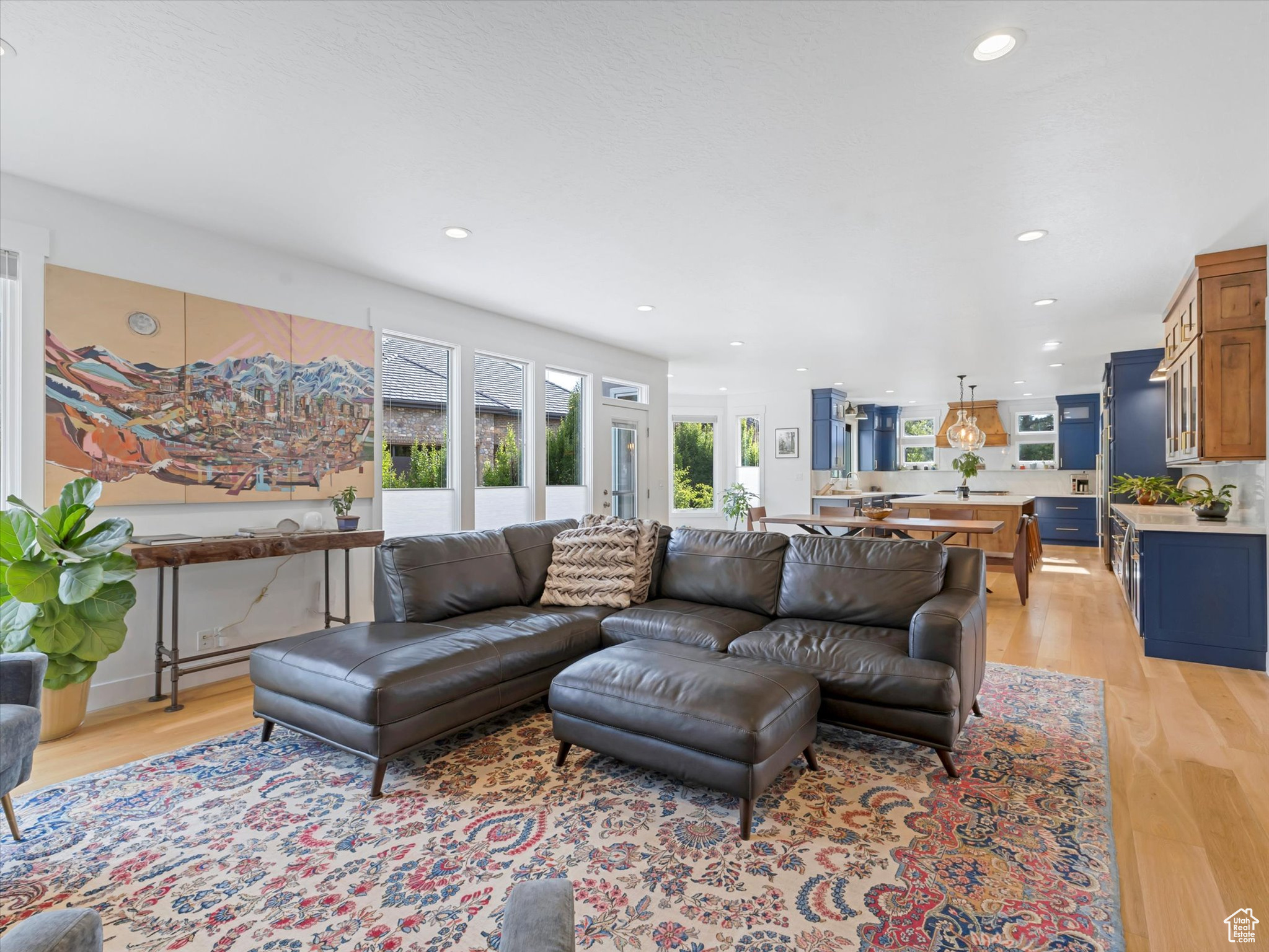 1 WANDERWOOD WAY