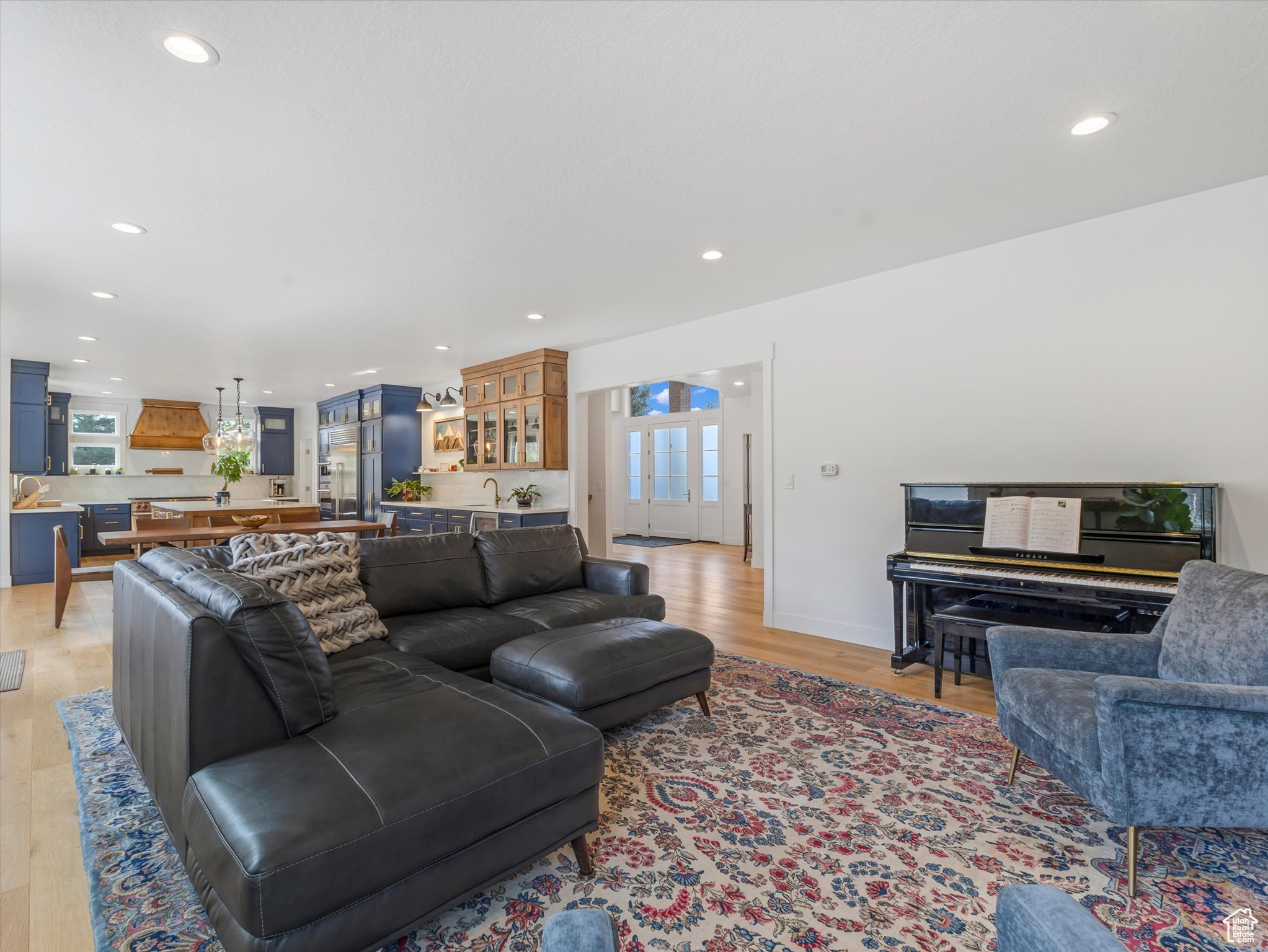 1 WANDERWOOD WAY
