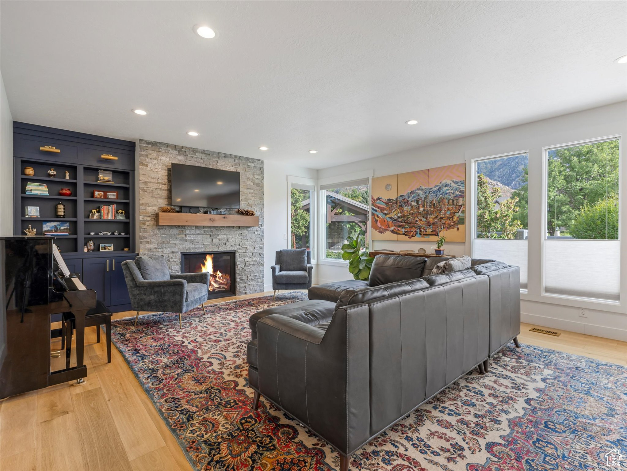 1 WANDERWOOD WAY