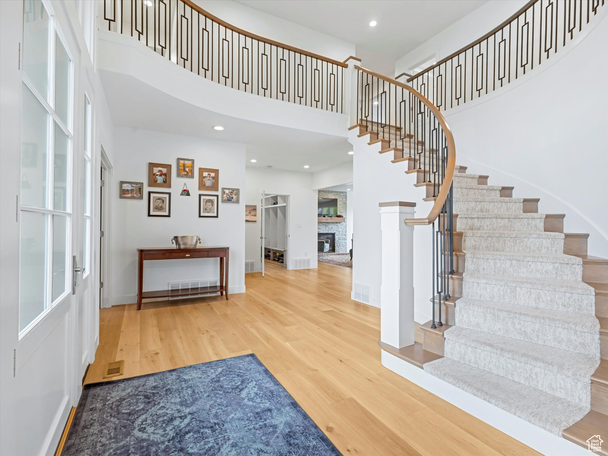 1 WANDERWOOD WAY