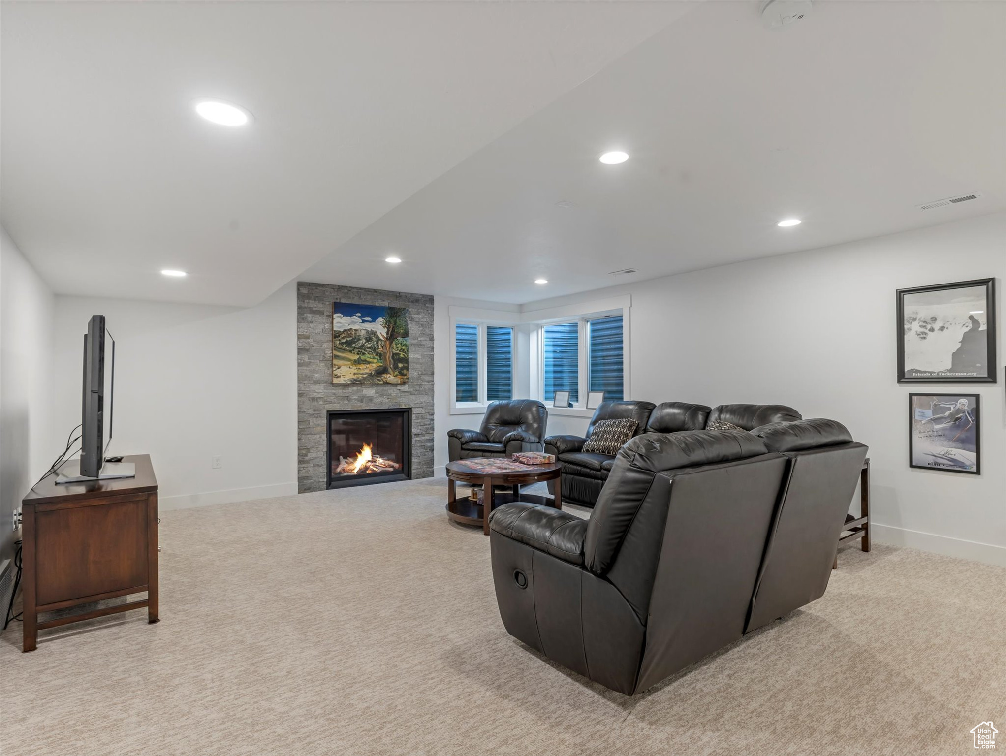 1 WANDERWOOD WAY