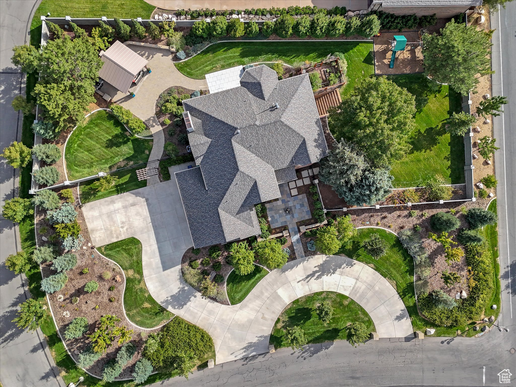 1 WANDERWOOD WAY