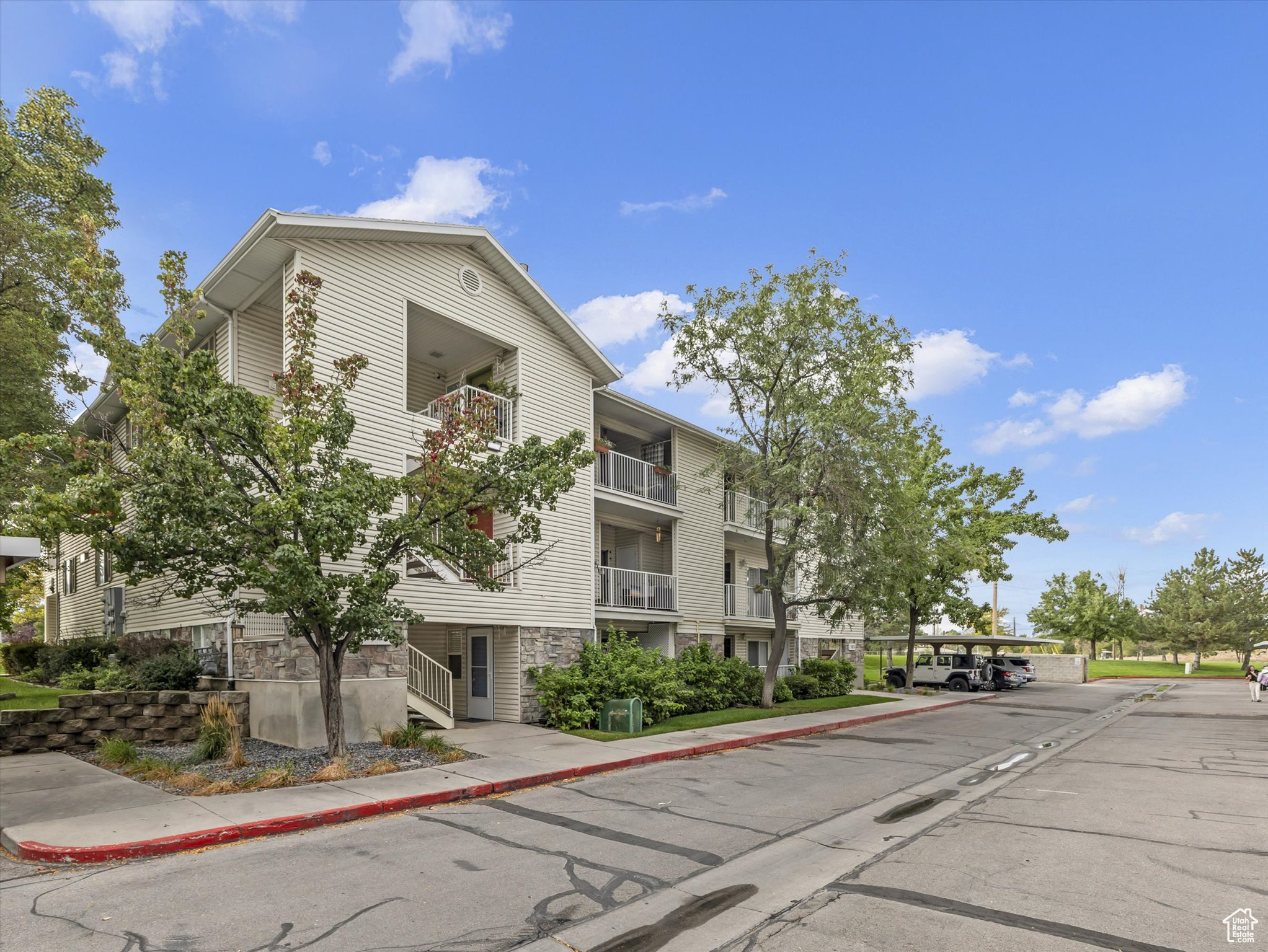 3847 S SALT RIVER WAY #1