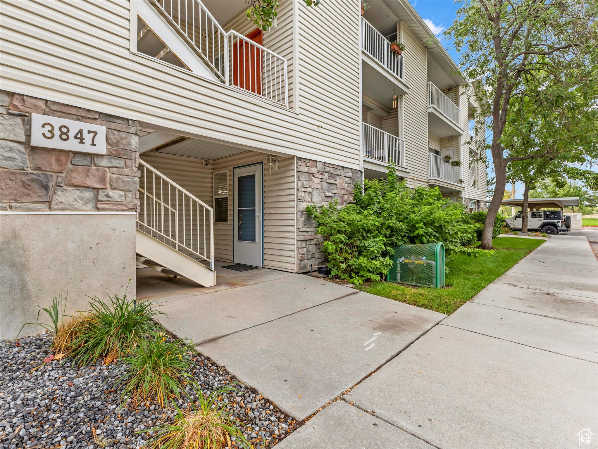 3847 S SALT RIVER WAY #1