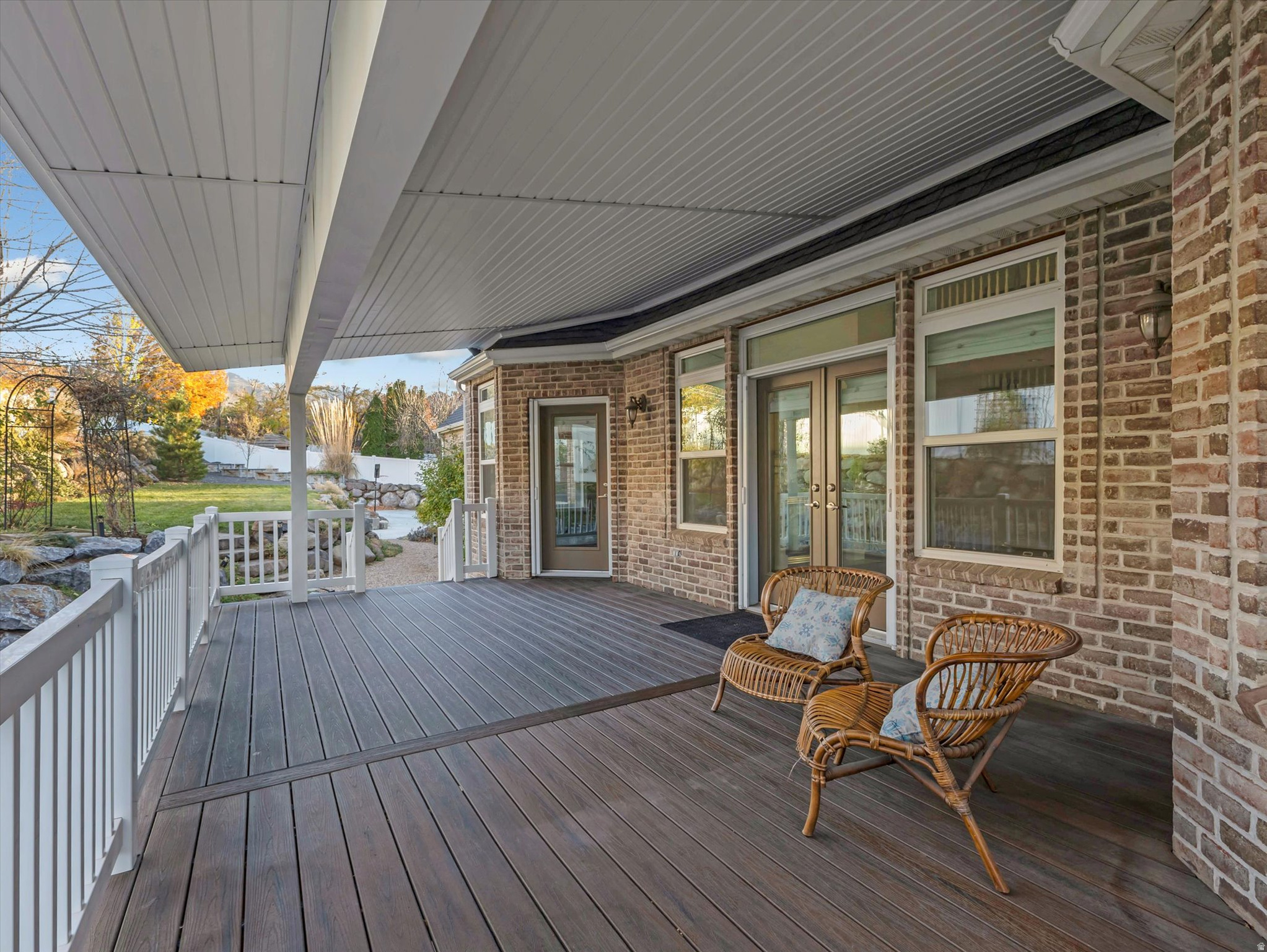 1694 E APPLE ORCHARD CT
