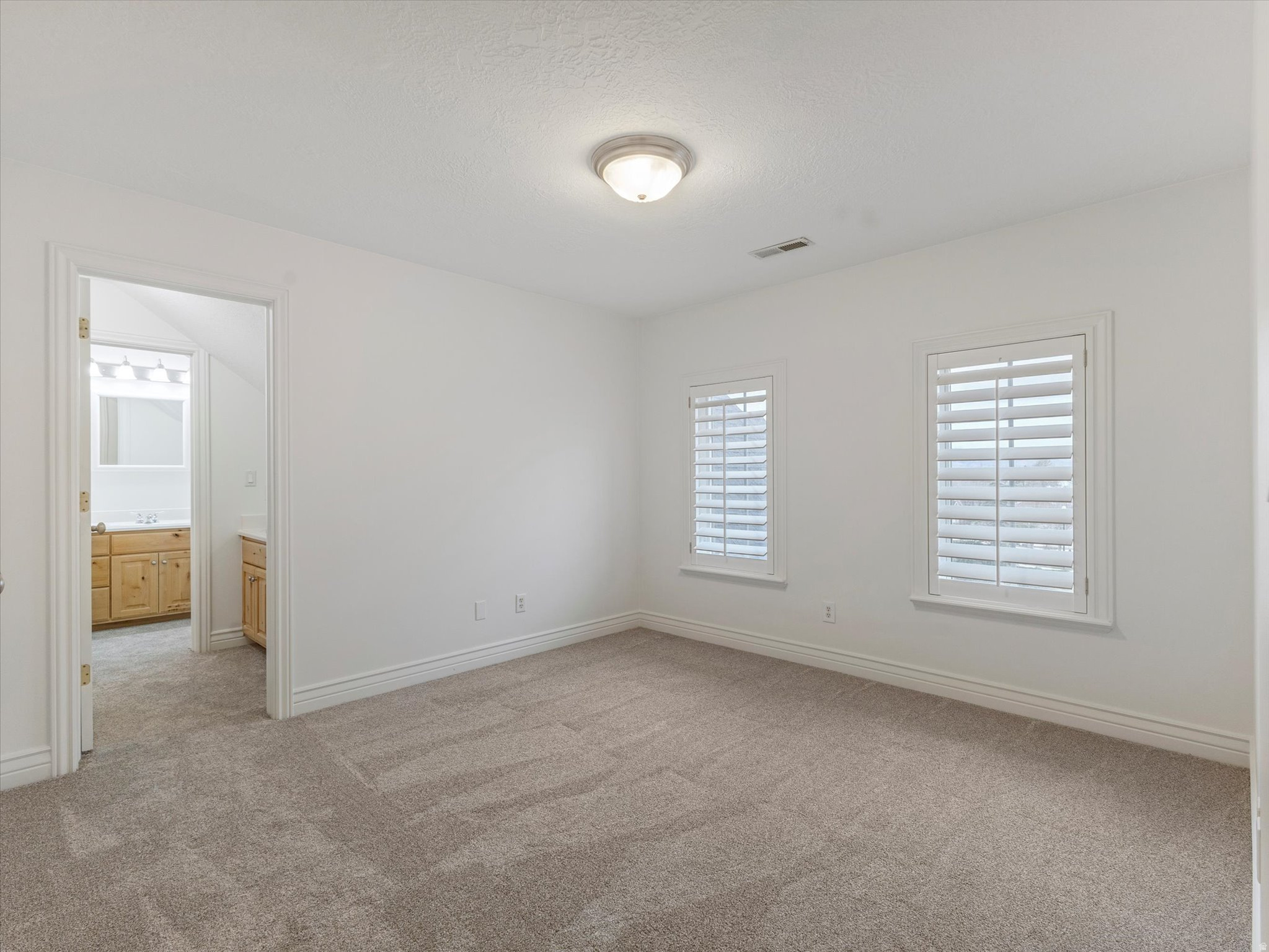 1694 E APPLE ORCHARD CT