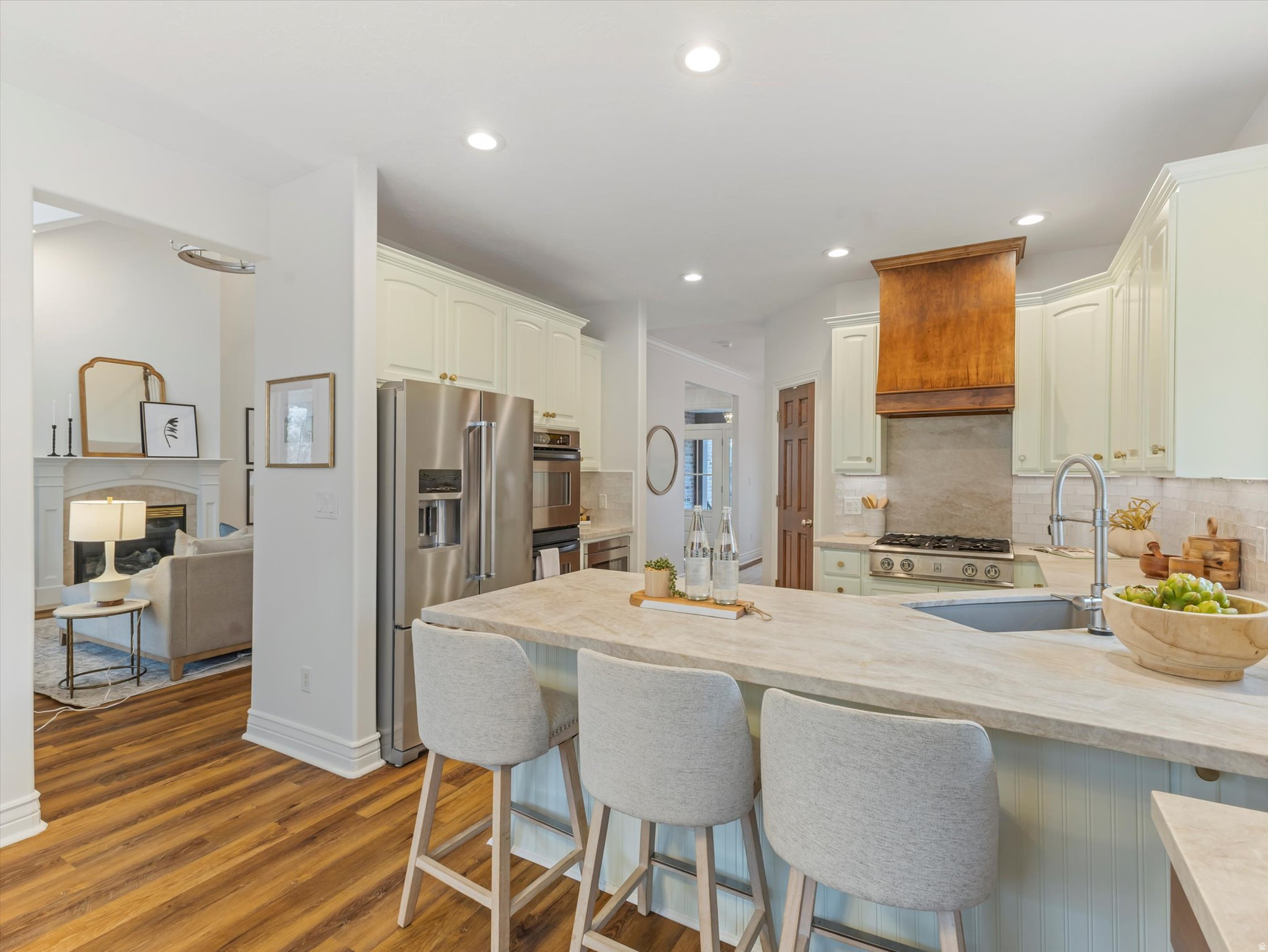 1694 E APPLE ORCHARD CT