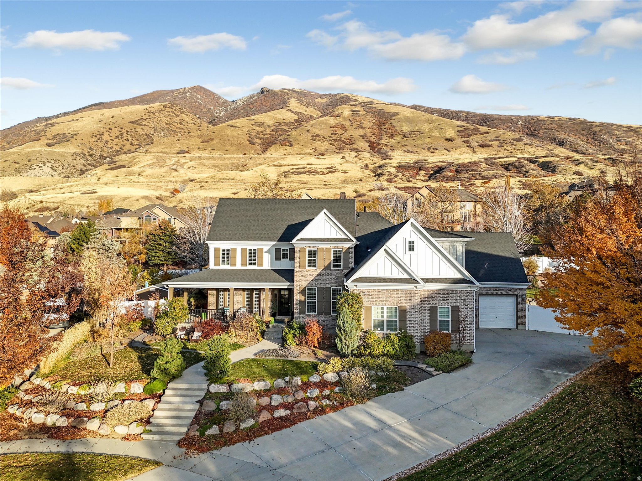1694 E APPLE ORCHARD CT