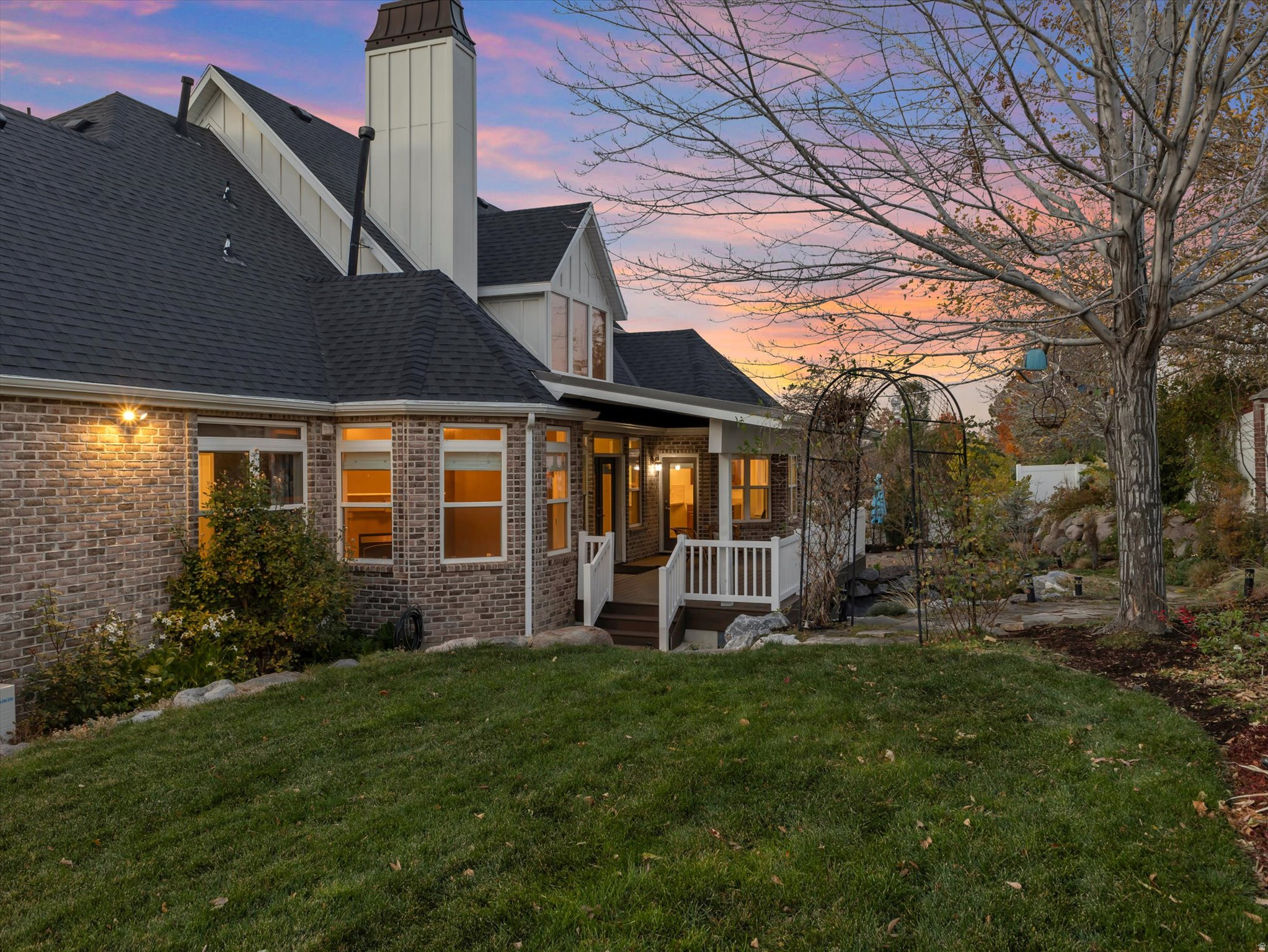 1694 E APPLE ORCHARD CT