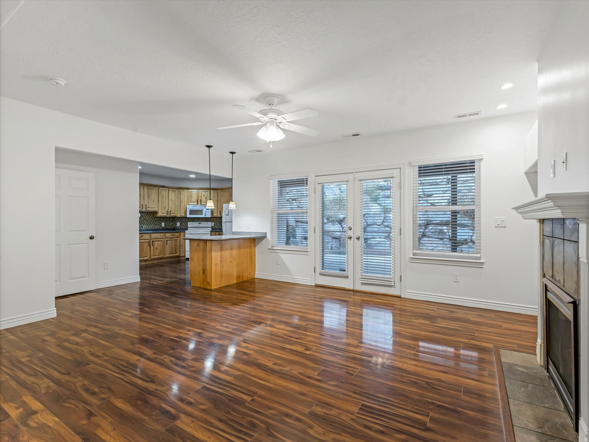 1694 E APPLE ORCHARD CT
