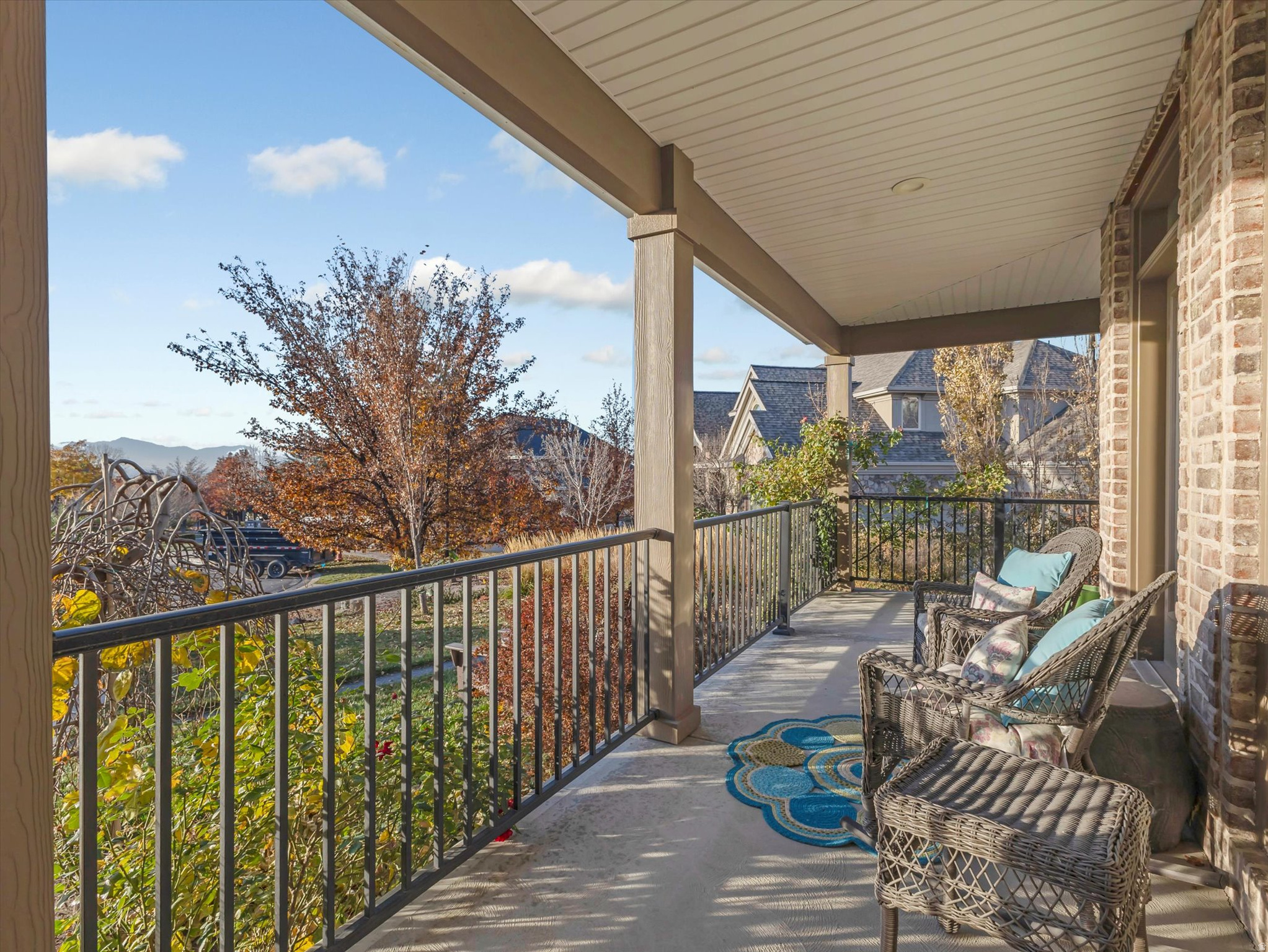 1694 E APPLE ORCHARD CT