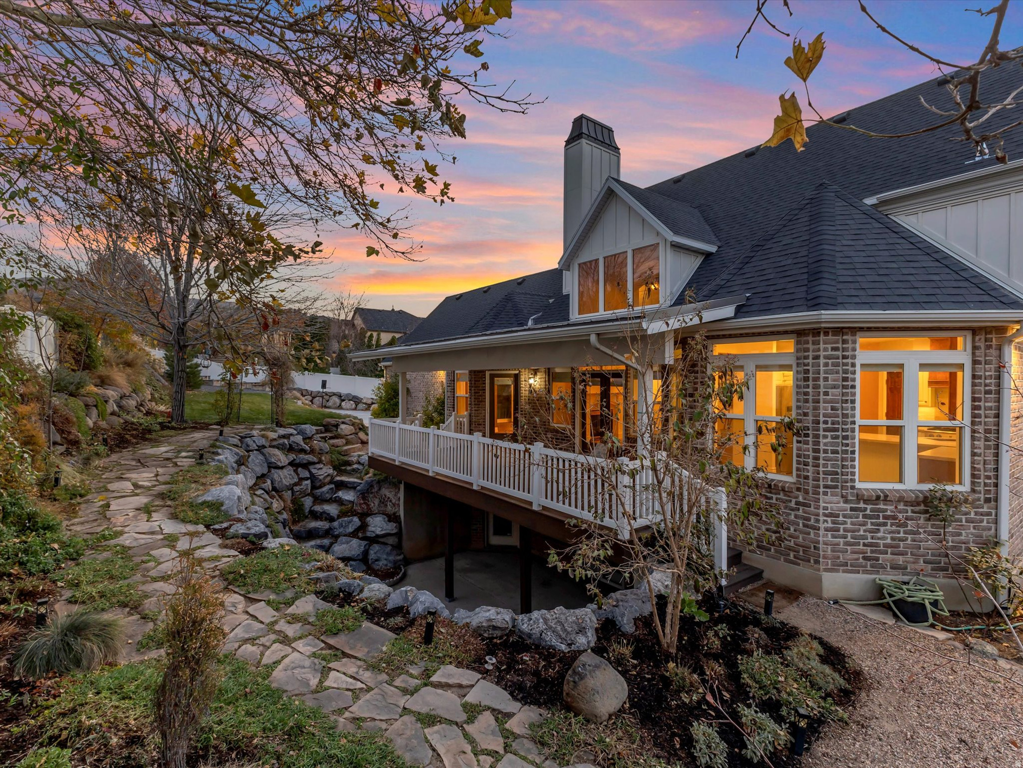 1694 E APPLE ORCHARD CT