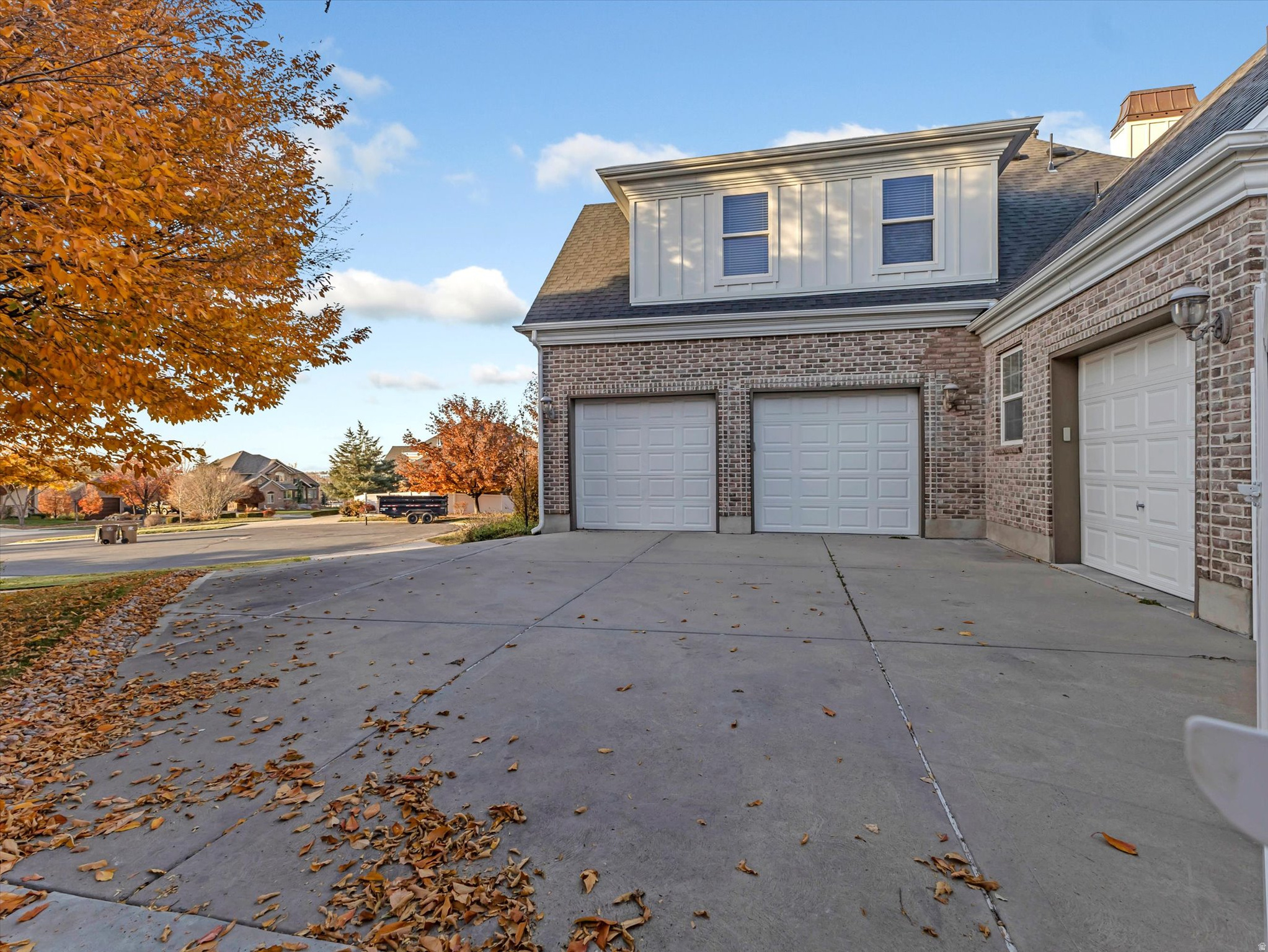 1694 E APPLE ORCHARD CT