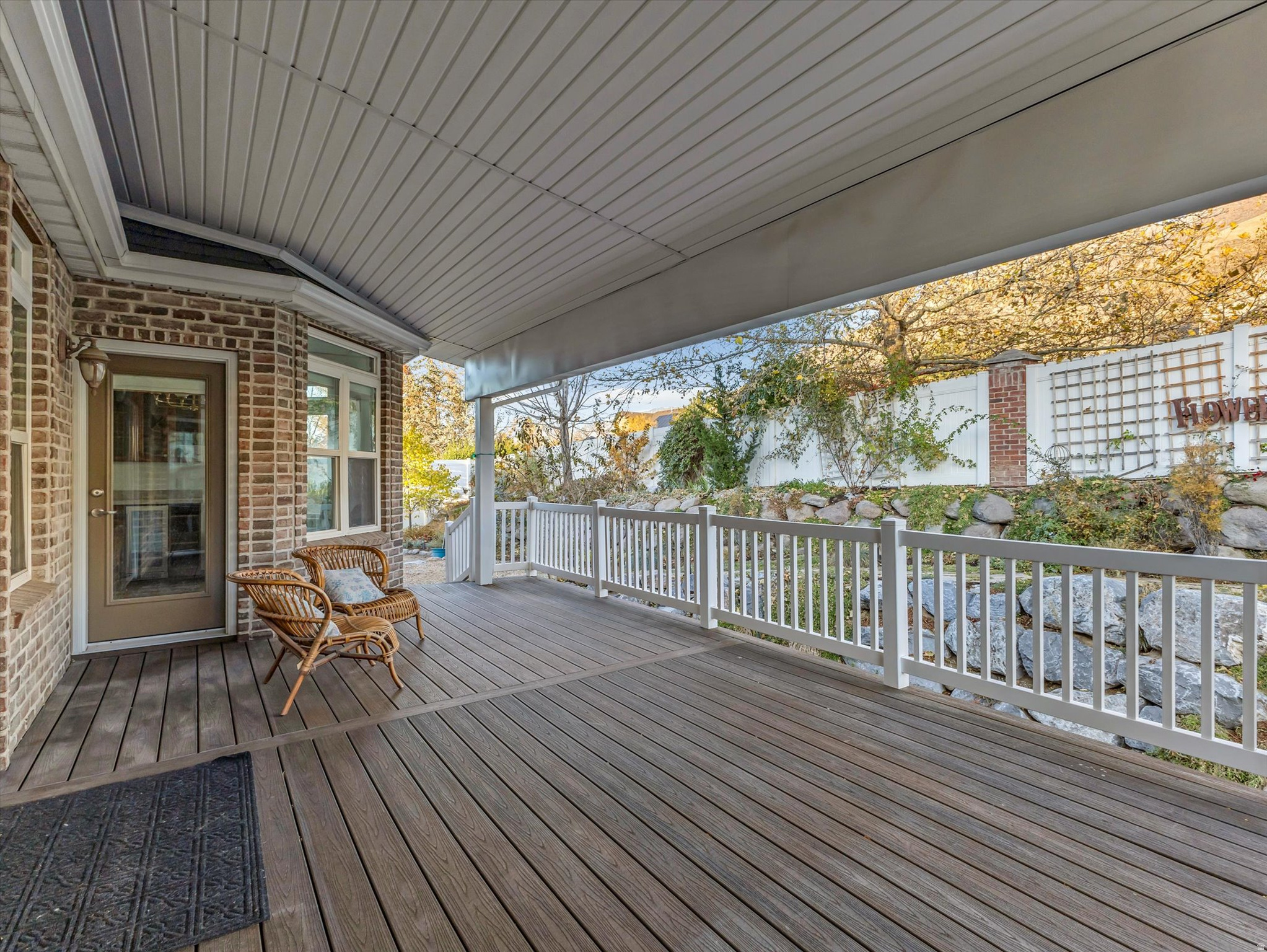 1694 E APPLE ORCHARD CT