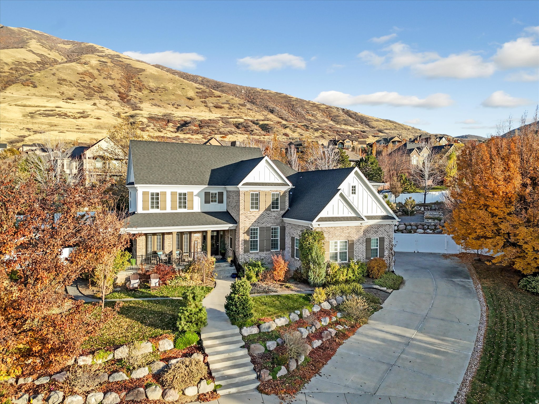 1694 E APPLE ORCHARD CT