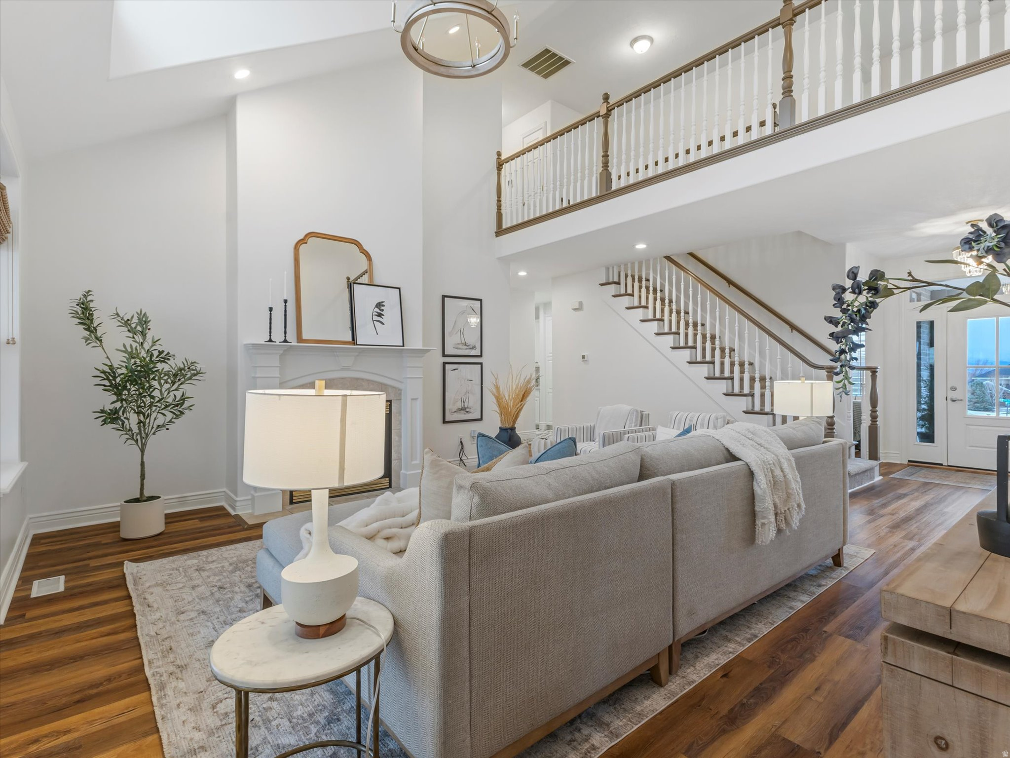 1694 E APPLE ORCHARD CT